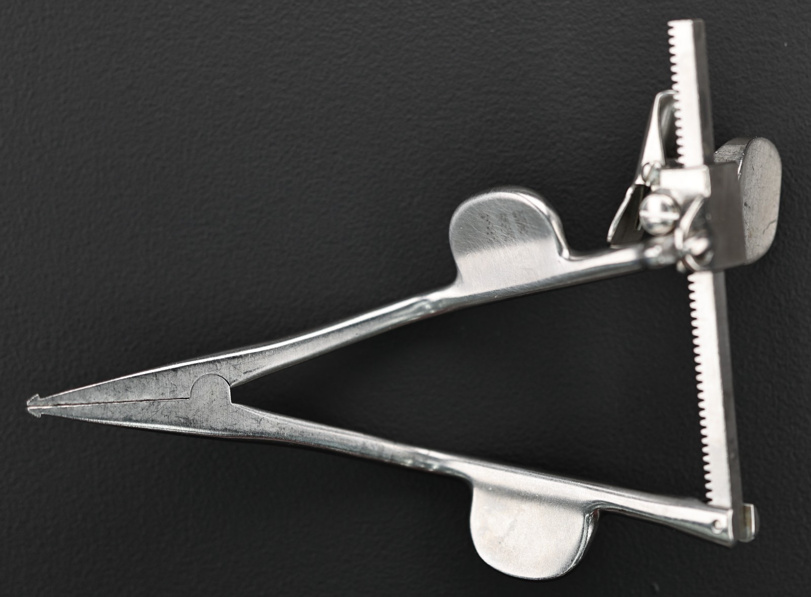 Codman 61-1004 Ratchet Vertebra Spreader W/ Ratchet #1, .75″ Opening, 5″