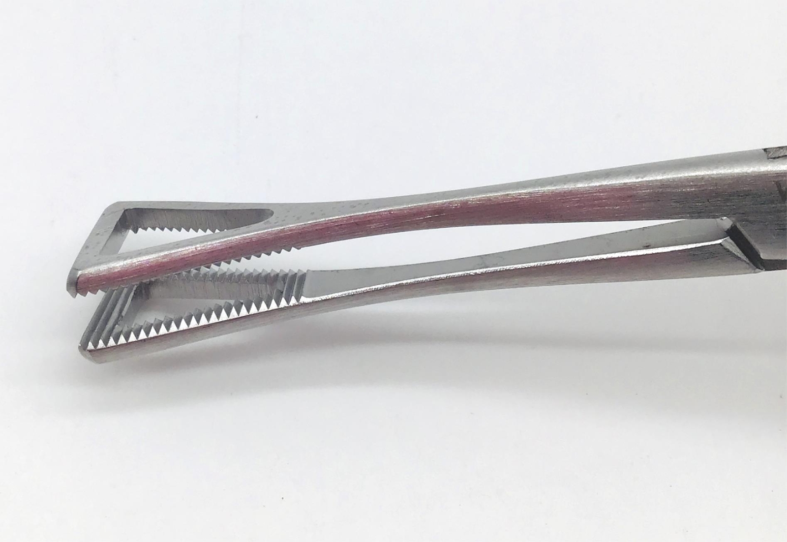 V. Mueller SU980 Pennington Tissue Clamp 6″ – LOT of 4