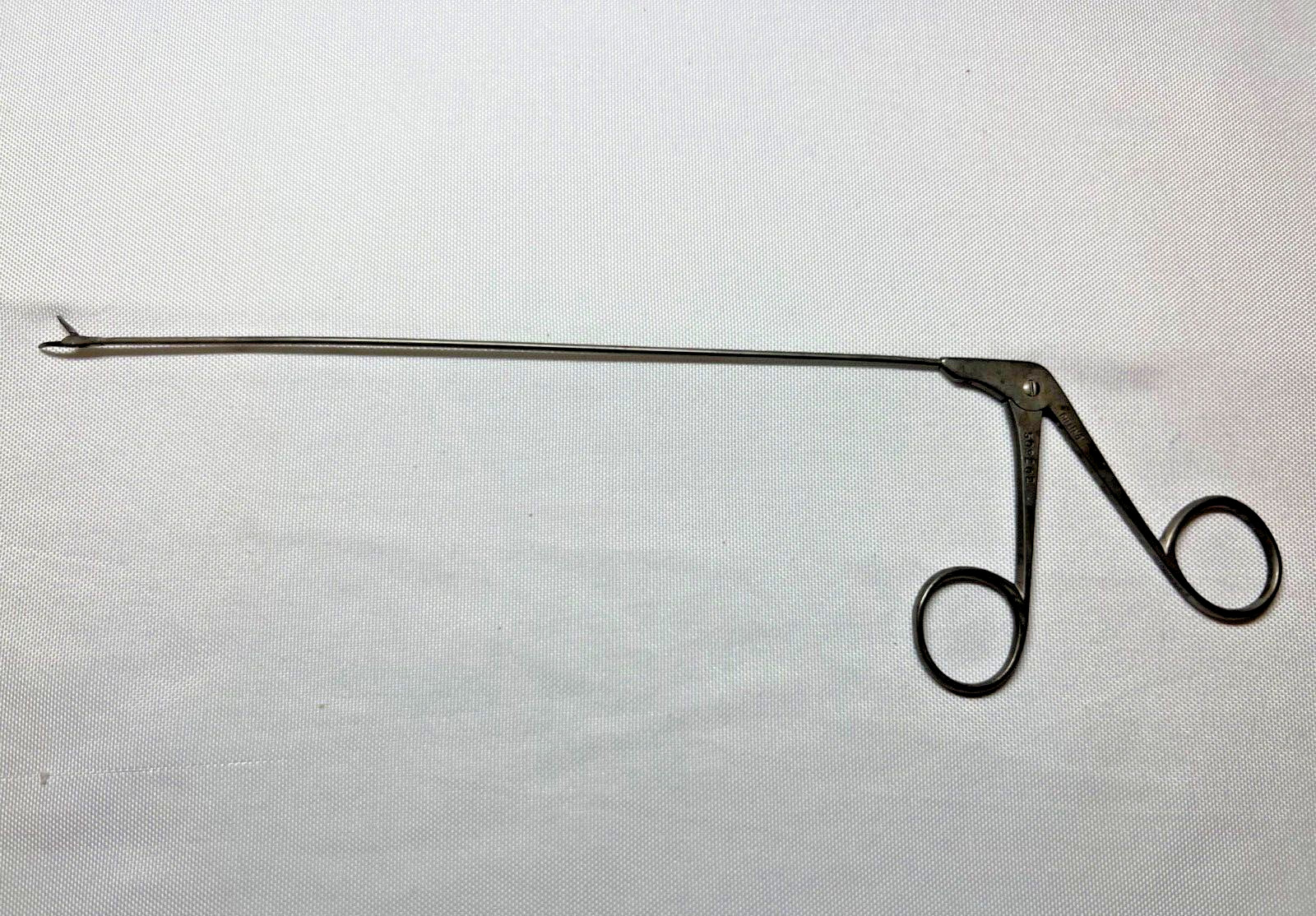 Pilling 509202 Ossoff-Karlan Grasping Forceps 1mm Serrated Curved Right Ebonized