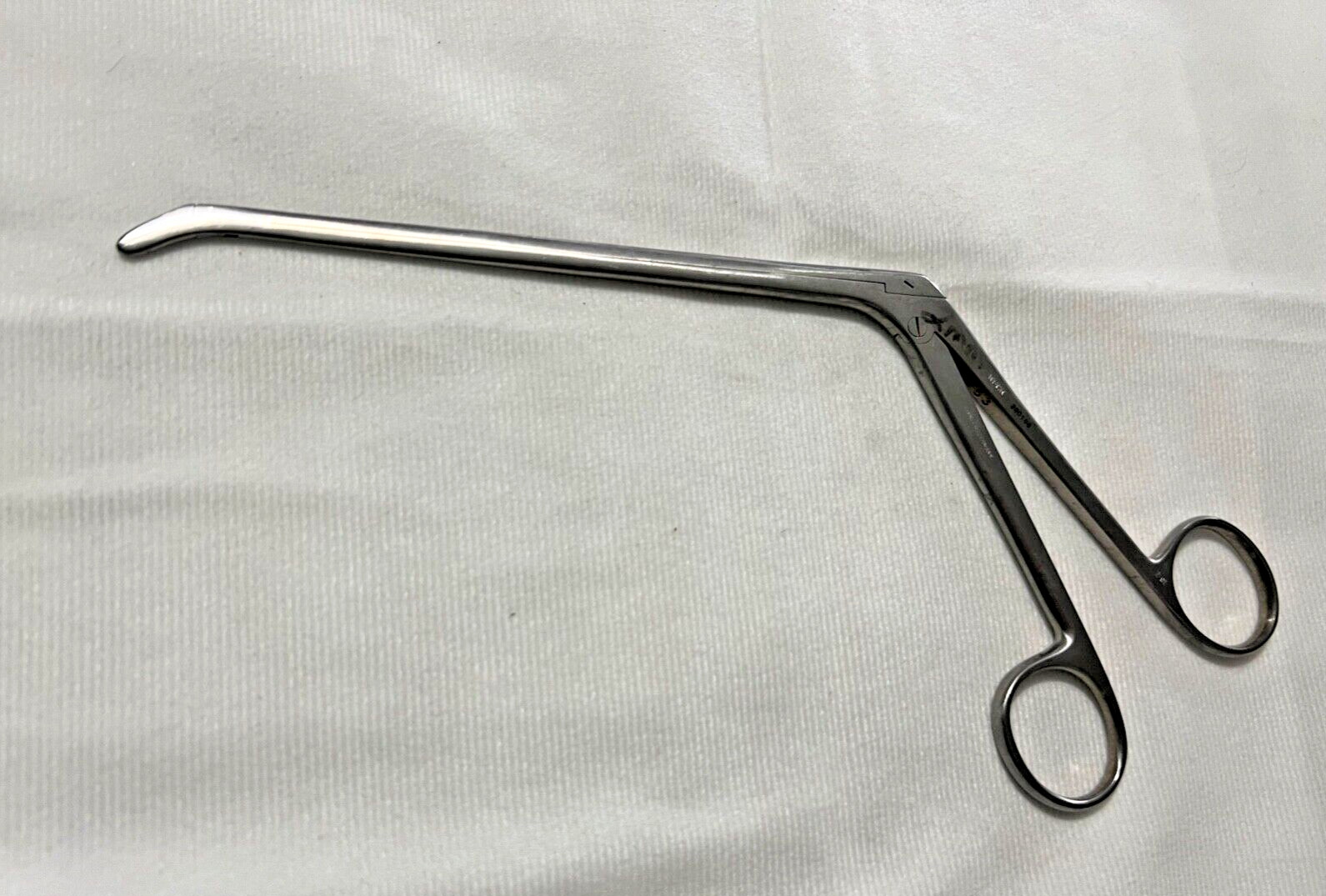 Weck 390166 Cushing Intervertebral Disc Rongeur 2mm X 10mm Downbiting Cups 7″ L