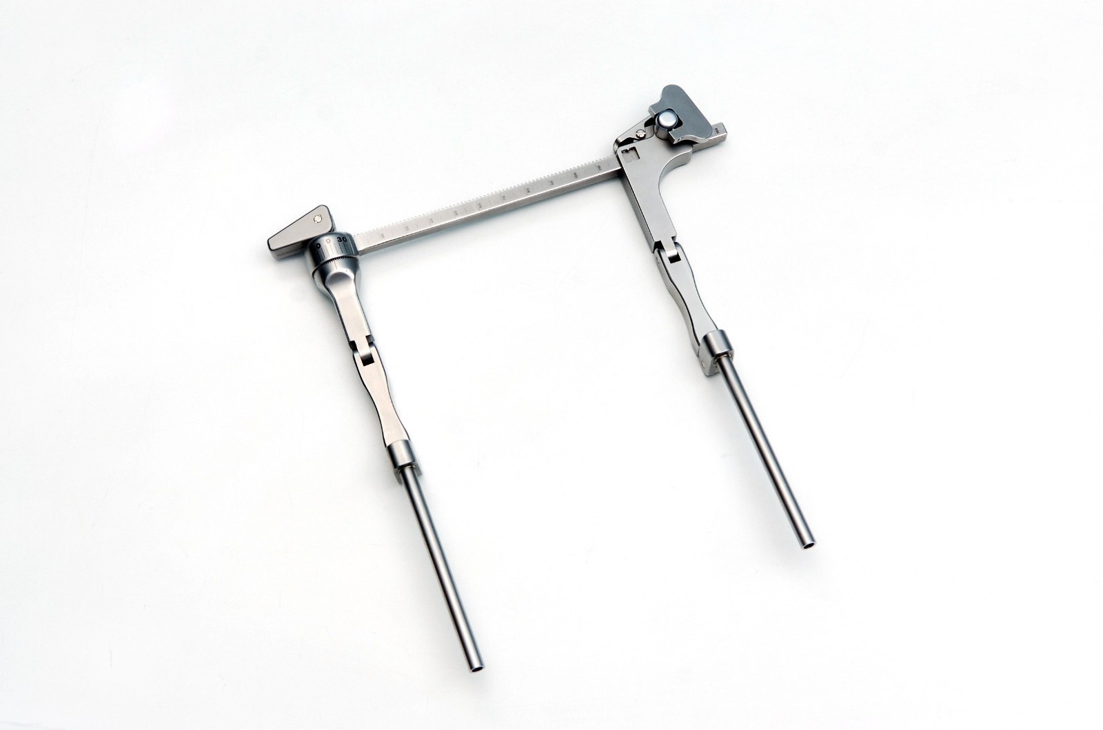 Globus Medical Adjustable Retractor