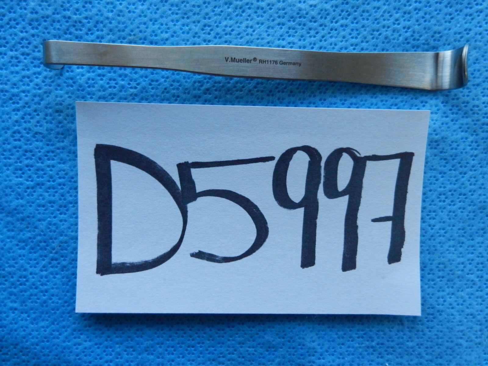 D5997 V. Mueller Luer “S” Shaped ENT Retractor 6x15mm Wide 14.6cm RH1176