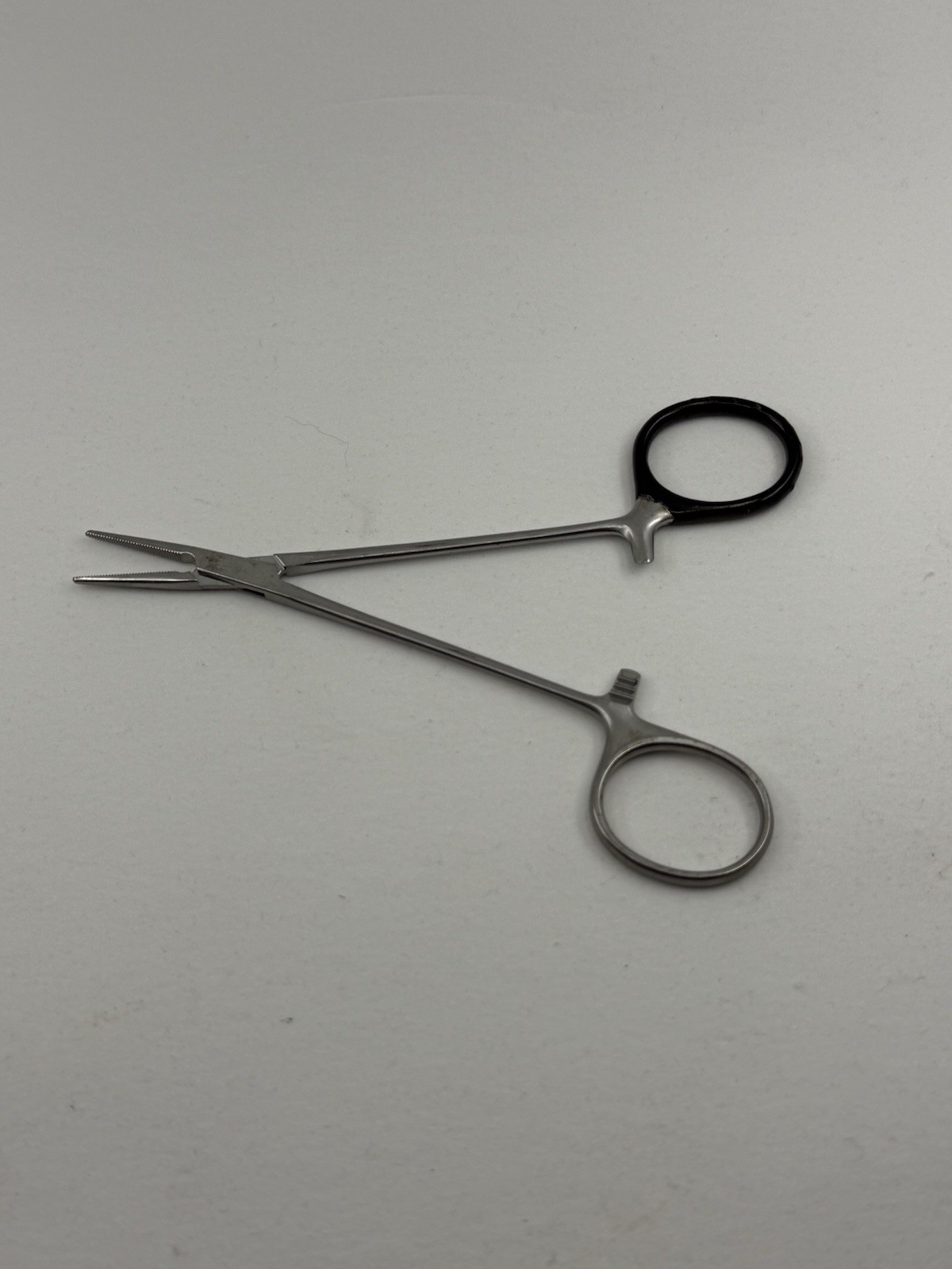 Aesculap BH110R Halsted-Mosquito Hemostatic Forceps Straight 5″ (125mm) Delicate