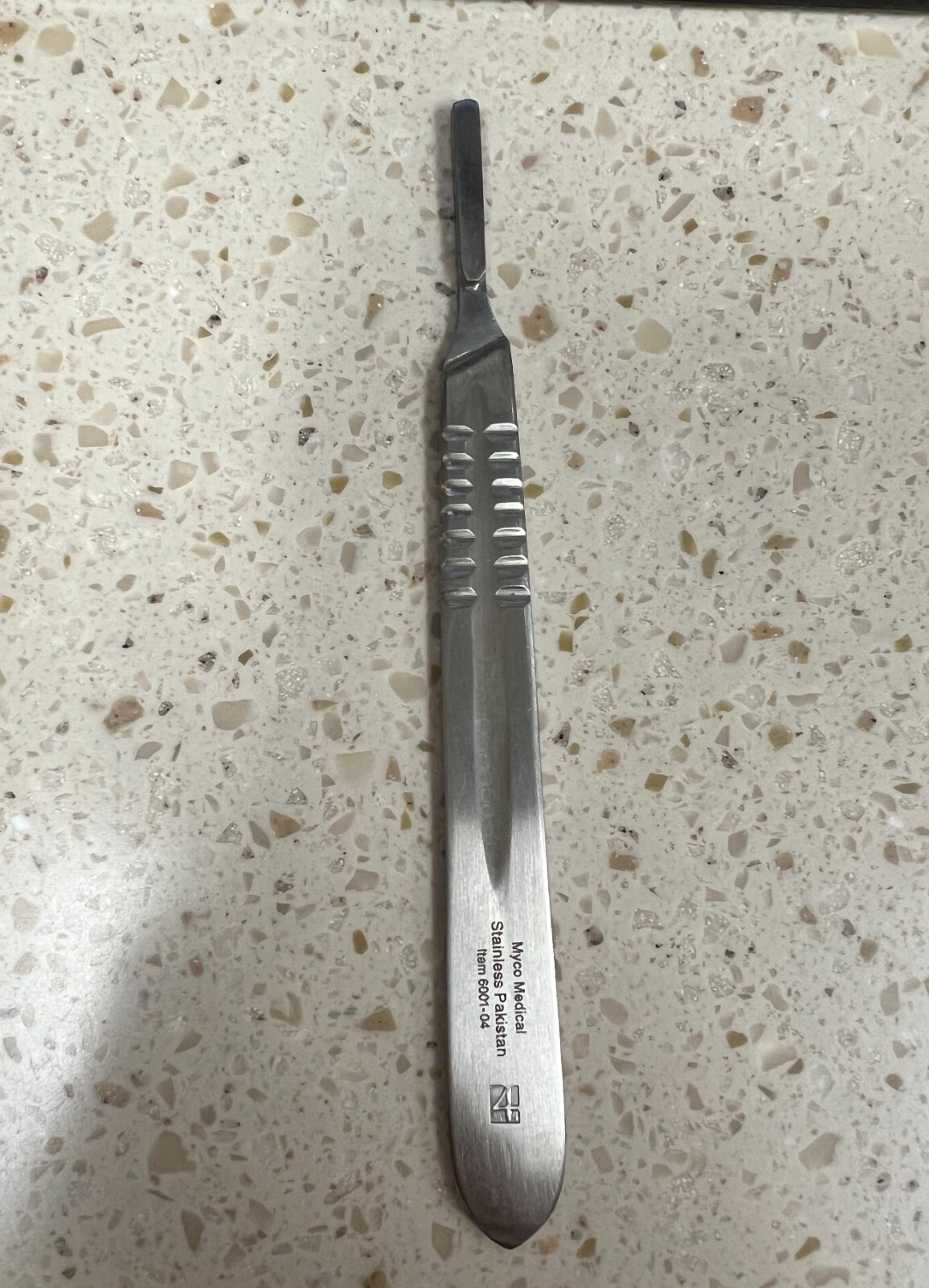 Size 4 Bard Parker blade handle