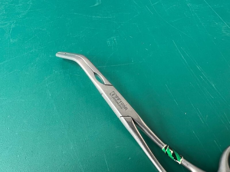 Aesculap FF105R CranioFix Holding Forceps 4.5″ Overall Length