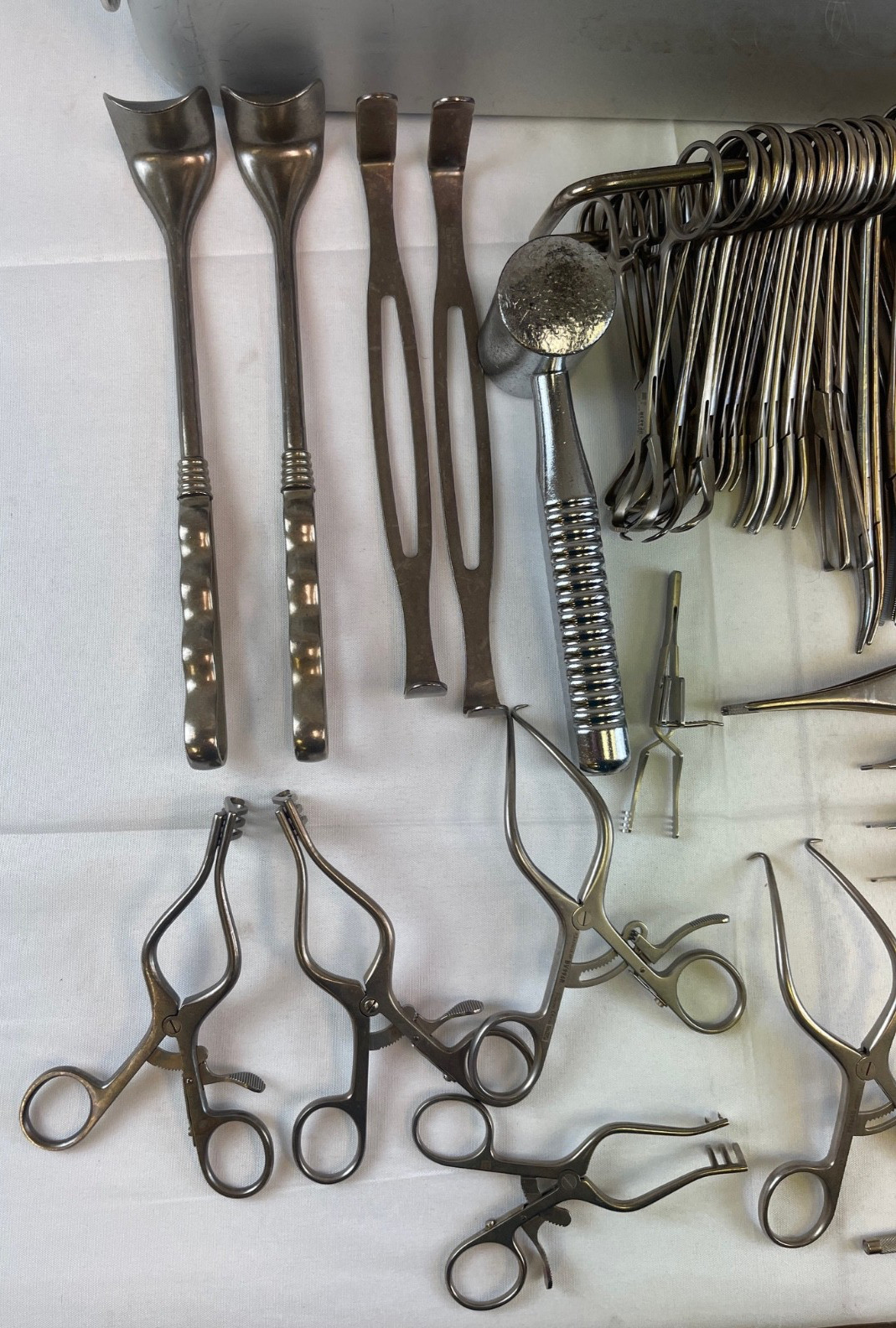 88 Piece Aesculap Large Ortho Tray w/ Sterilization Case Orthopedics Trauma