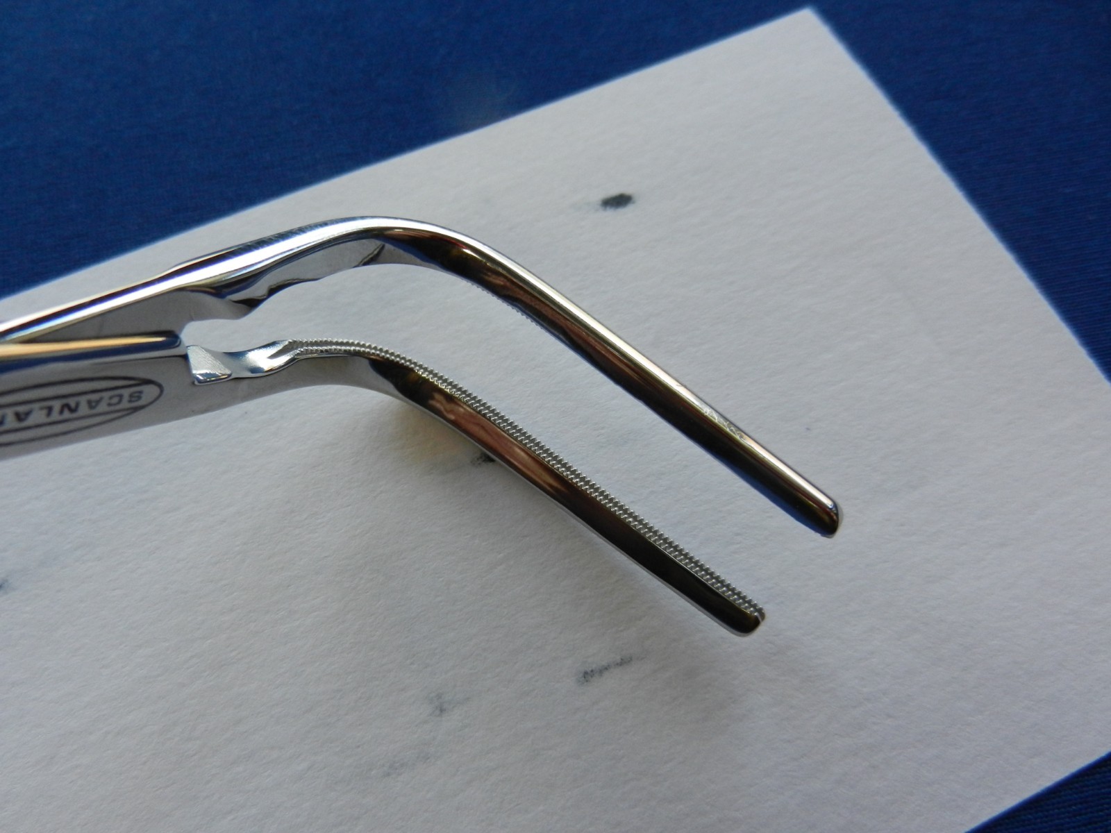 Scanlan 2002-84 Angled Serrated Jaw Clamp