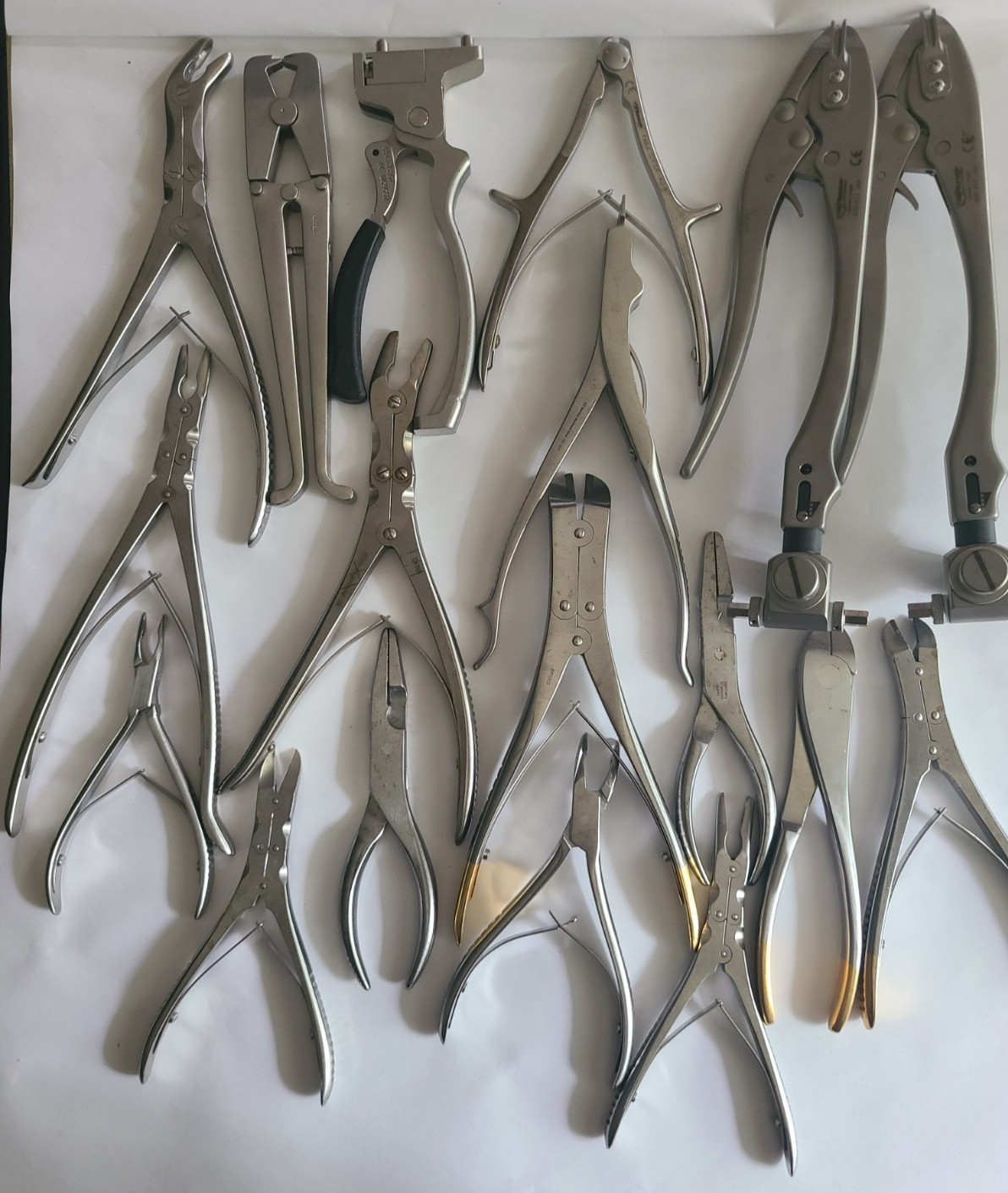Lot of 20 Pioneer Surgical Sternal Cable system and Basic Orthopedic surgery Set