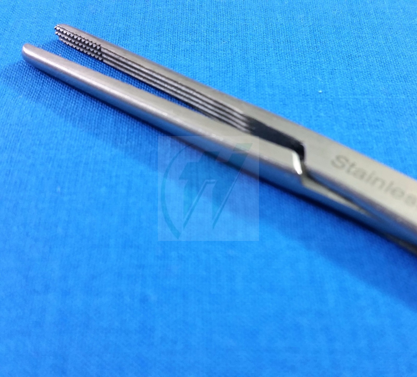 GOLD HANDLE PREMIUM QUALITY CARMALT ARTERY SPAY PACK FORCEP 6.25″ STRAIGHT TIP