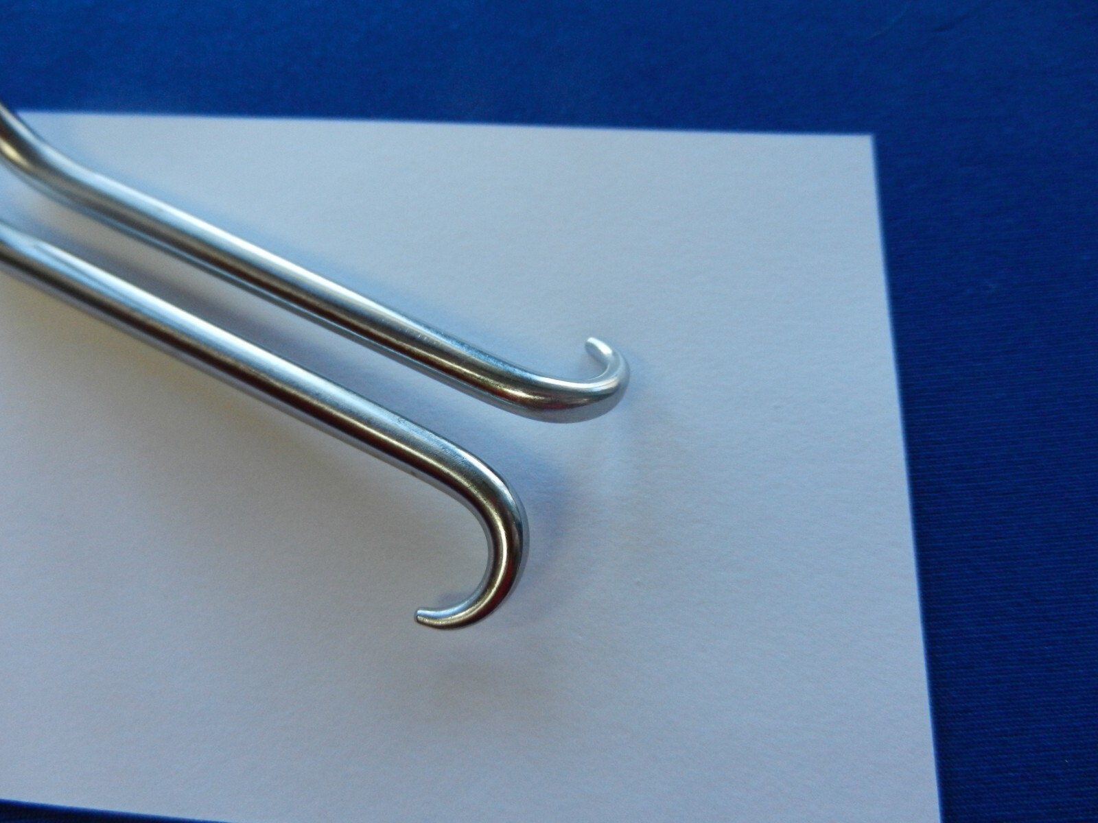E4394 V. Mueller VM84-2106X Zelpi 90 Degree 2-Prong Retractor