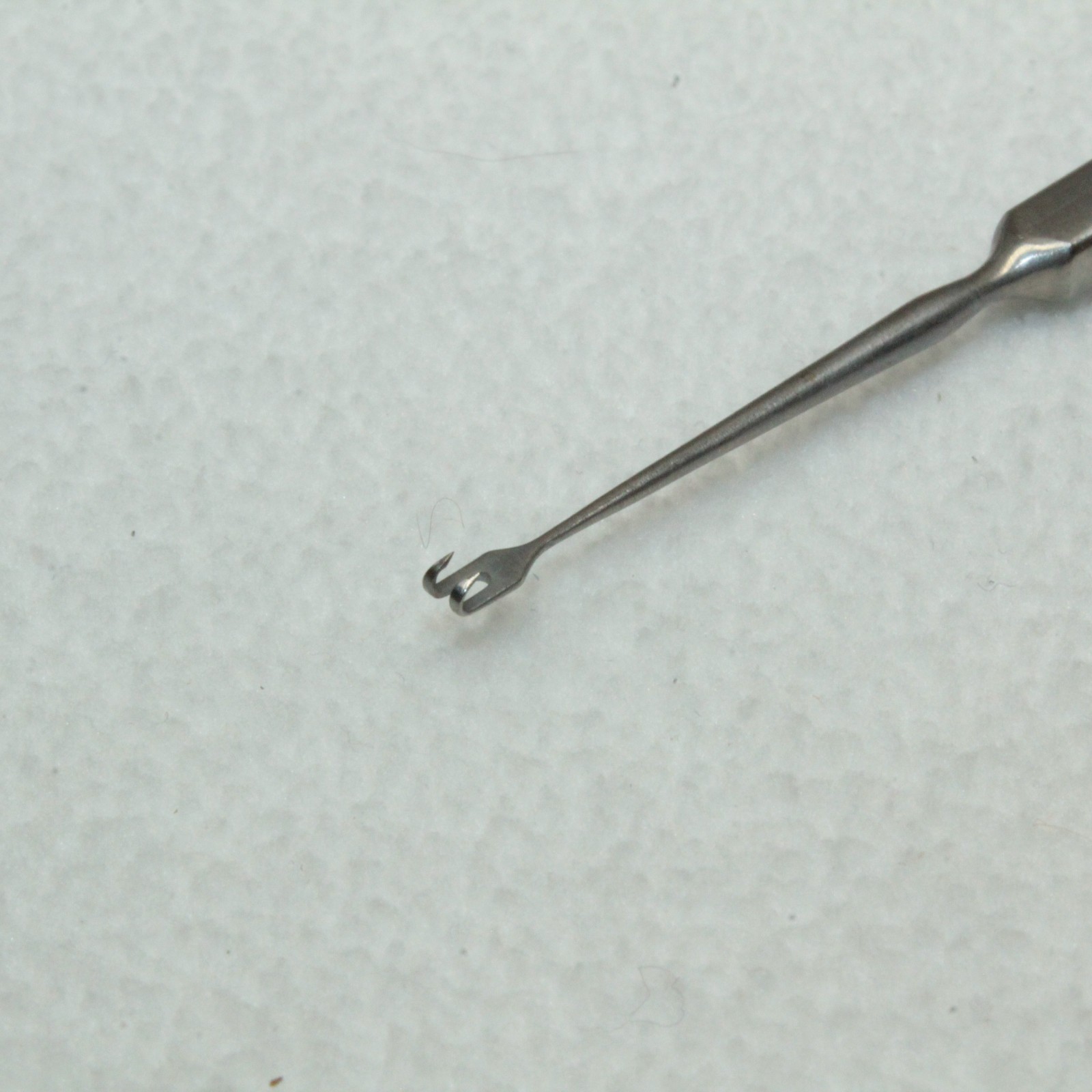 V Mueller Guthrie 2-Prong 5″ Fixation Hook G08 OP2441 Surgical Instrument