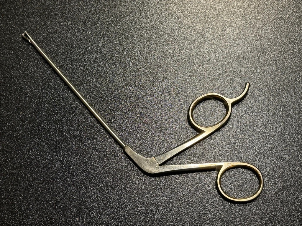 Stryker 242-030-300 Arthroscopic Toothed Grasper – 3.4mm x 130mm Straight Shaft