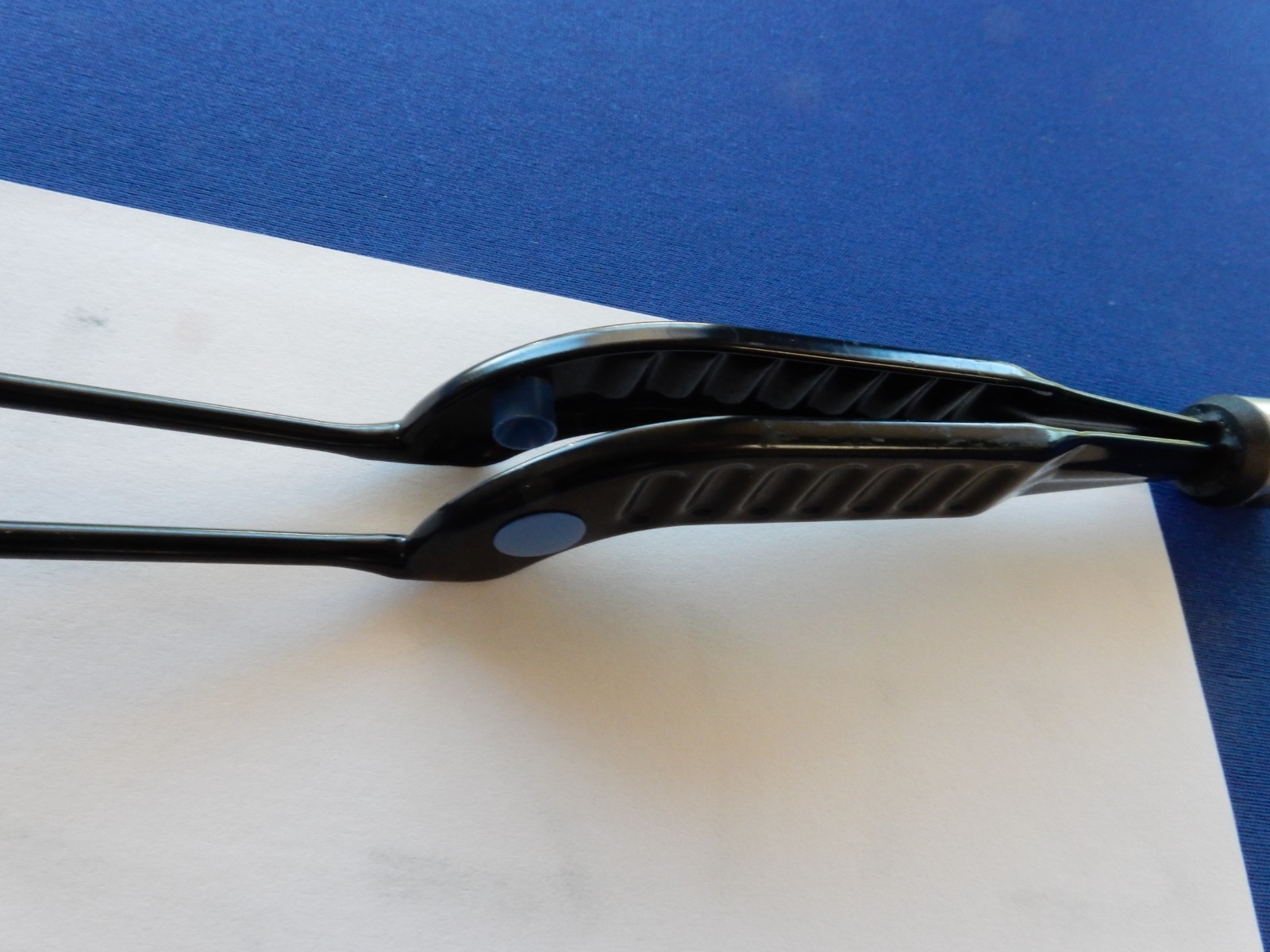Stryker 6750-250-012 Silverglide Keyhole Bayonet Bipolar Forceps 1.2mm 10.2″