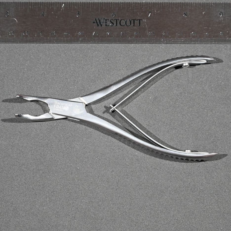 Aesculap FO410R Bone Rongeur Curved 3.8 × 19 mm Jaw 5 1/2 in Surgical