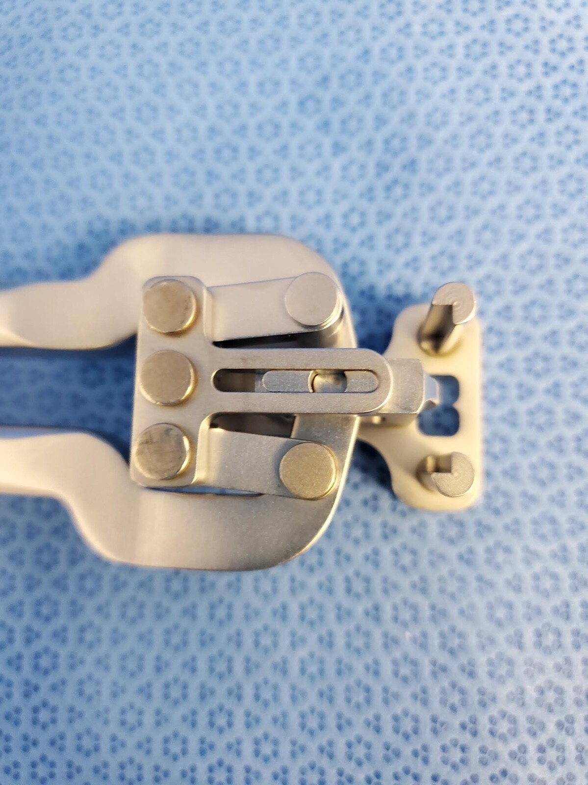 TheKen 0320-0517 Cervical Orthopedic Plate Bender Surgical