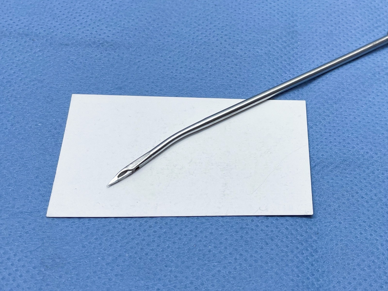Arthrex AR-11881E BirdBeak Suture Passer, Non-locking, Angled, Evolution