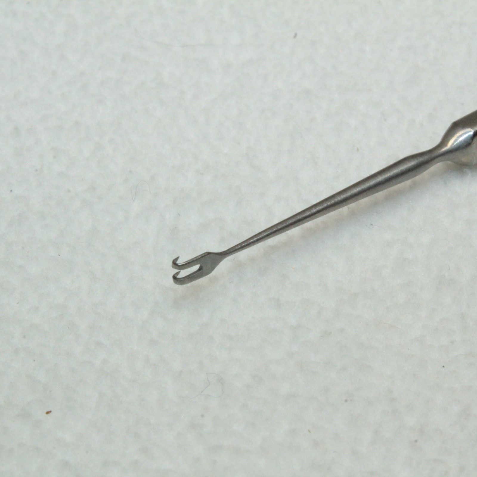 V Mueller Guthrie 2-Prong 5″ Fixation Hook G08 OP2441 Surgical Instrument