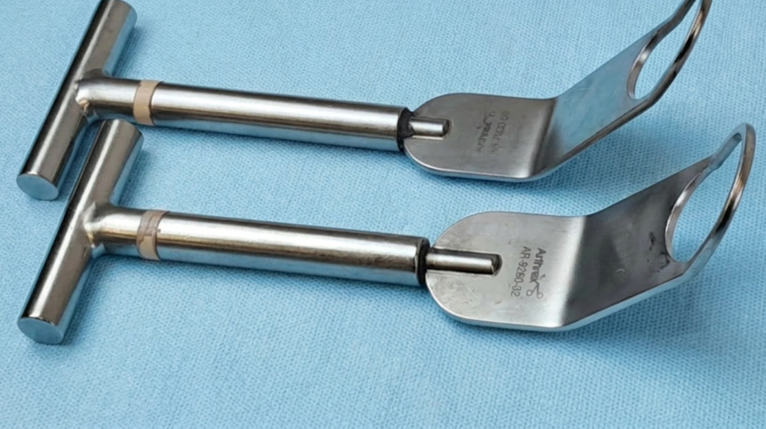 Pair of Arthrex Fukuda Retractors AR-7000-08 (Small) & AR-9260-32 (Large/Wide)