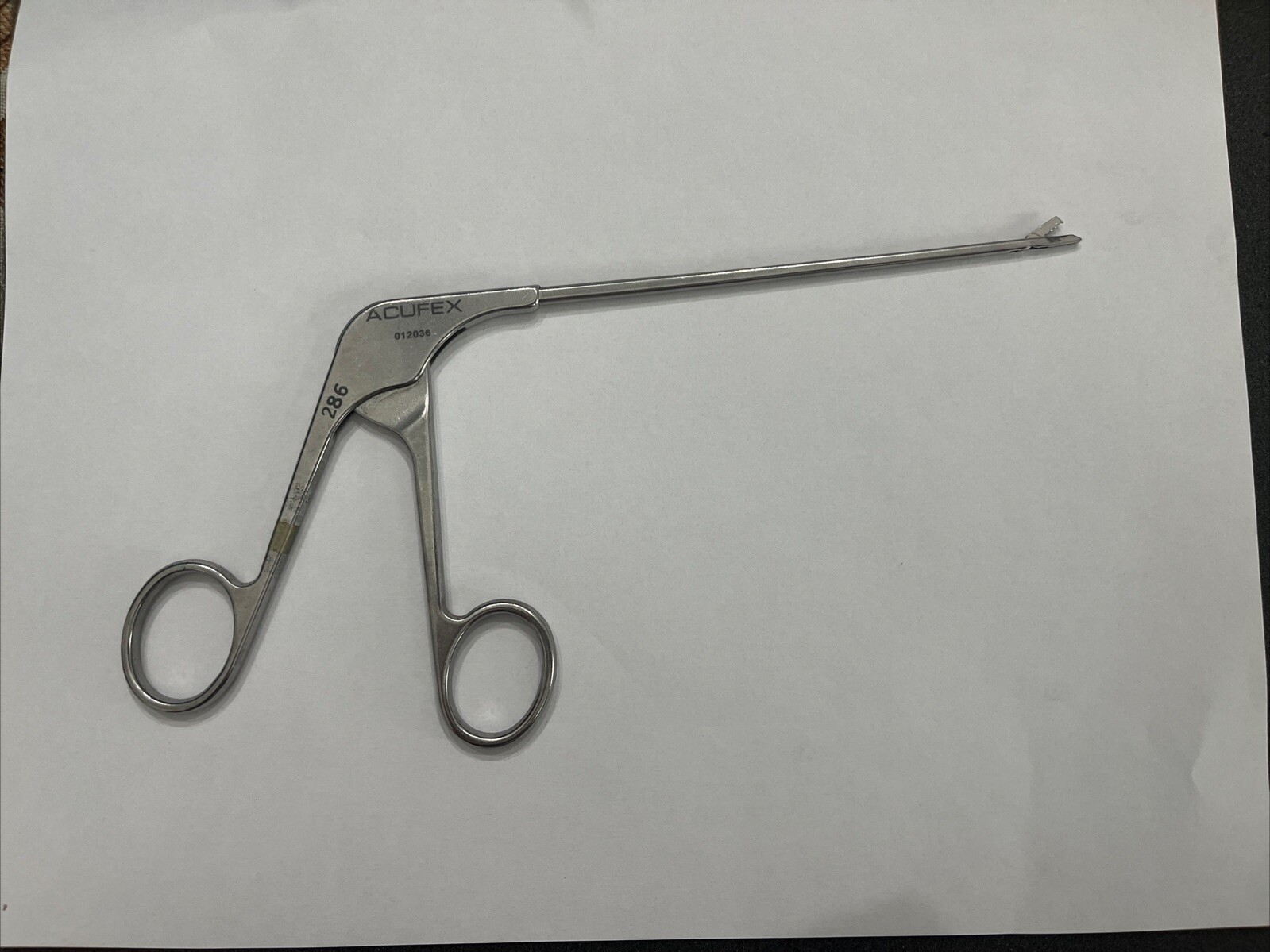 Smith & Nephew 012036 Acufex, Straight Scissor Punch