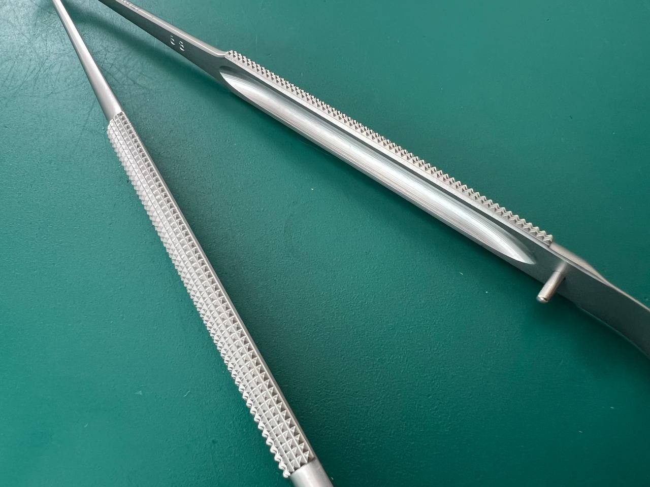 Wexler SL0785.1F Potts-Scissors 125° Angled V-Neck Micro Fine Blades 6.5”