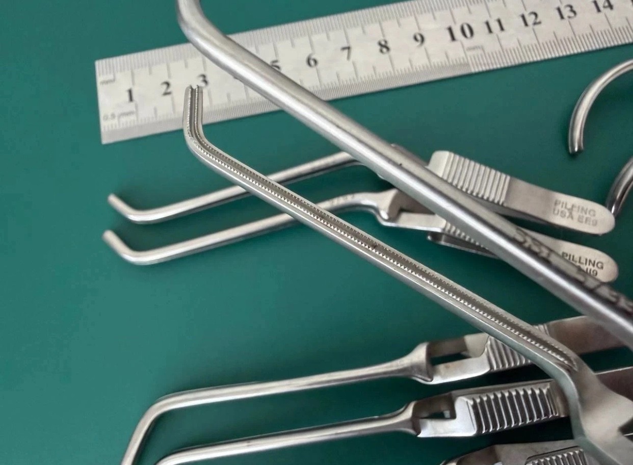 Lot of 20 Pilling Surgical Bulldog Clamp, DeBakey Jaw Clamps