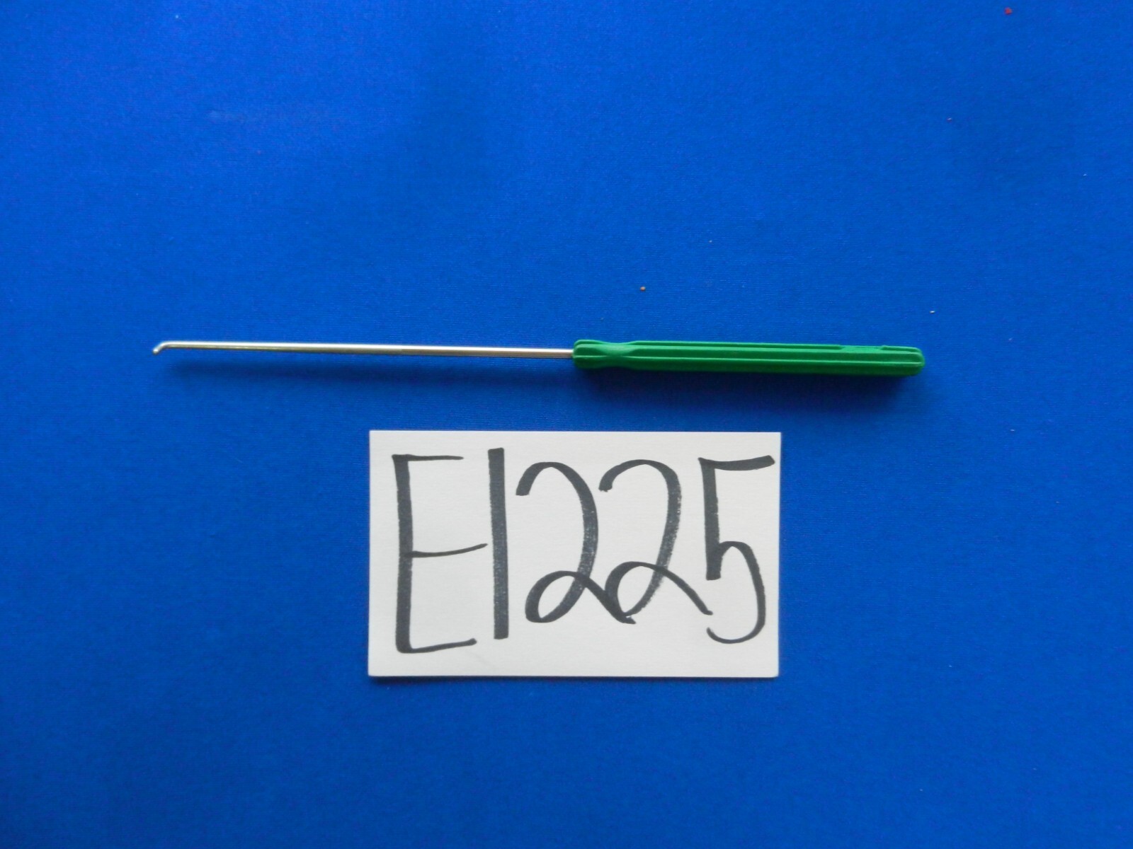 E1225 Shutt Conmed Arthroscopic 90 Degree 13cm x 2mm Instrument