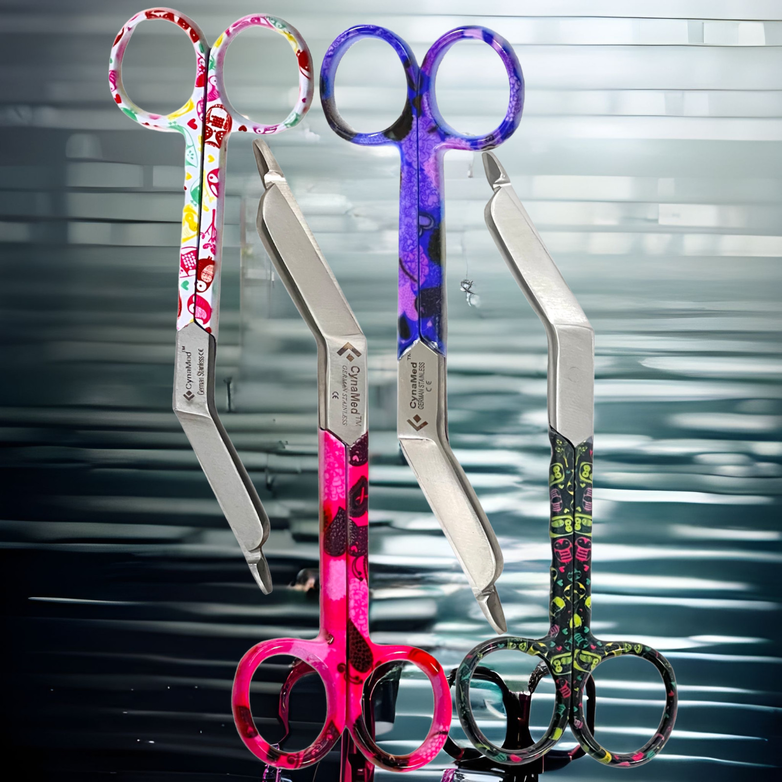 ARTLAB-LISTER BANDAGE SCISSORS 5.5″ + 7.25″ – 2 EACH – COLORFUL PATTERNS, TRAUMA
