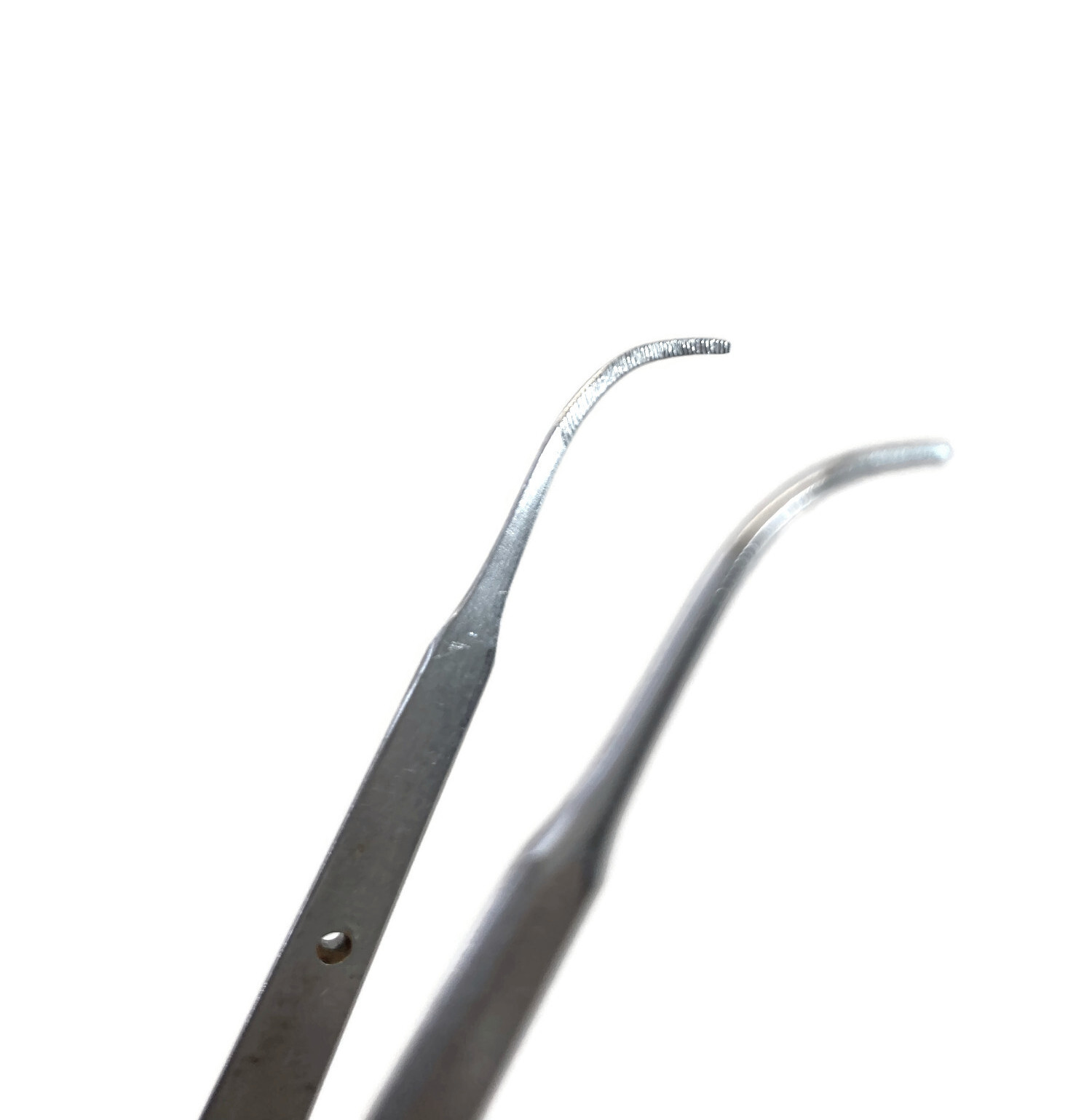 Aesculap BD229R Gerald Dressing Forceps, Curved & Serrated 6-7/8″ A.