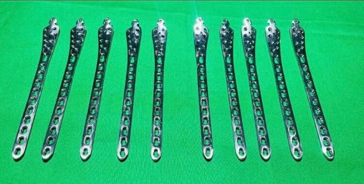 Orthopedic Veterinary Medial Distal Tibia Plates 3.5mm Set of 10 pcs(L5/R5) SS