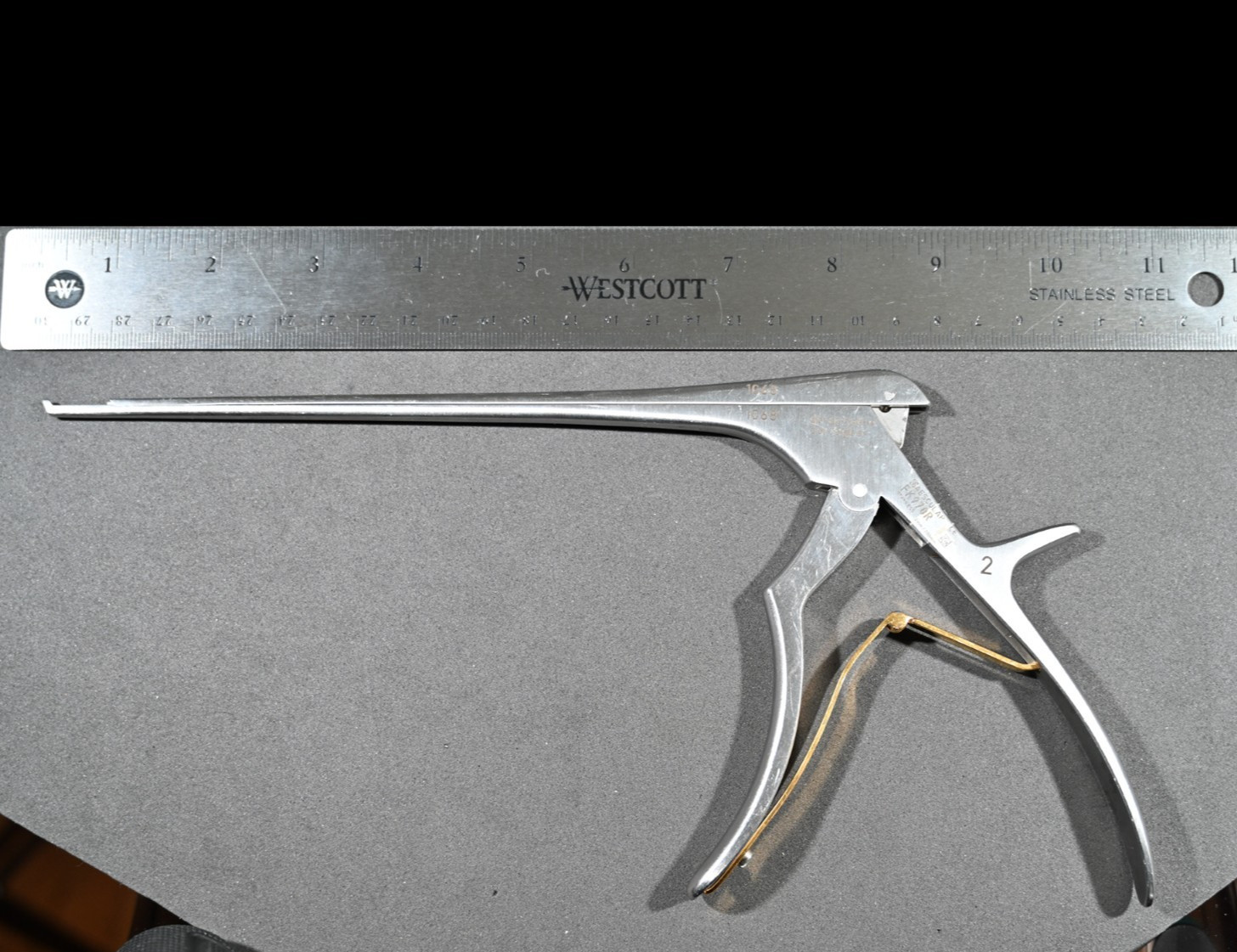 Aesculap FK970R Kerrison Laminectomy Bone Punch 2 mm 15 mm Detachable 7⅞ in