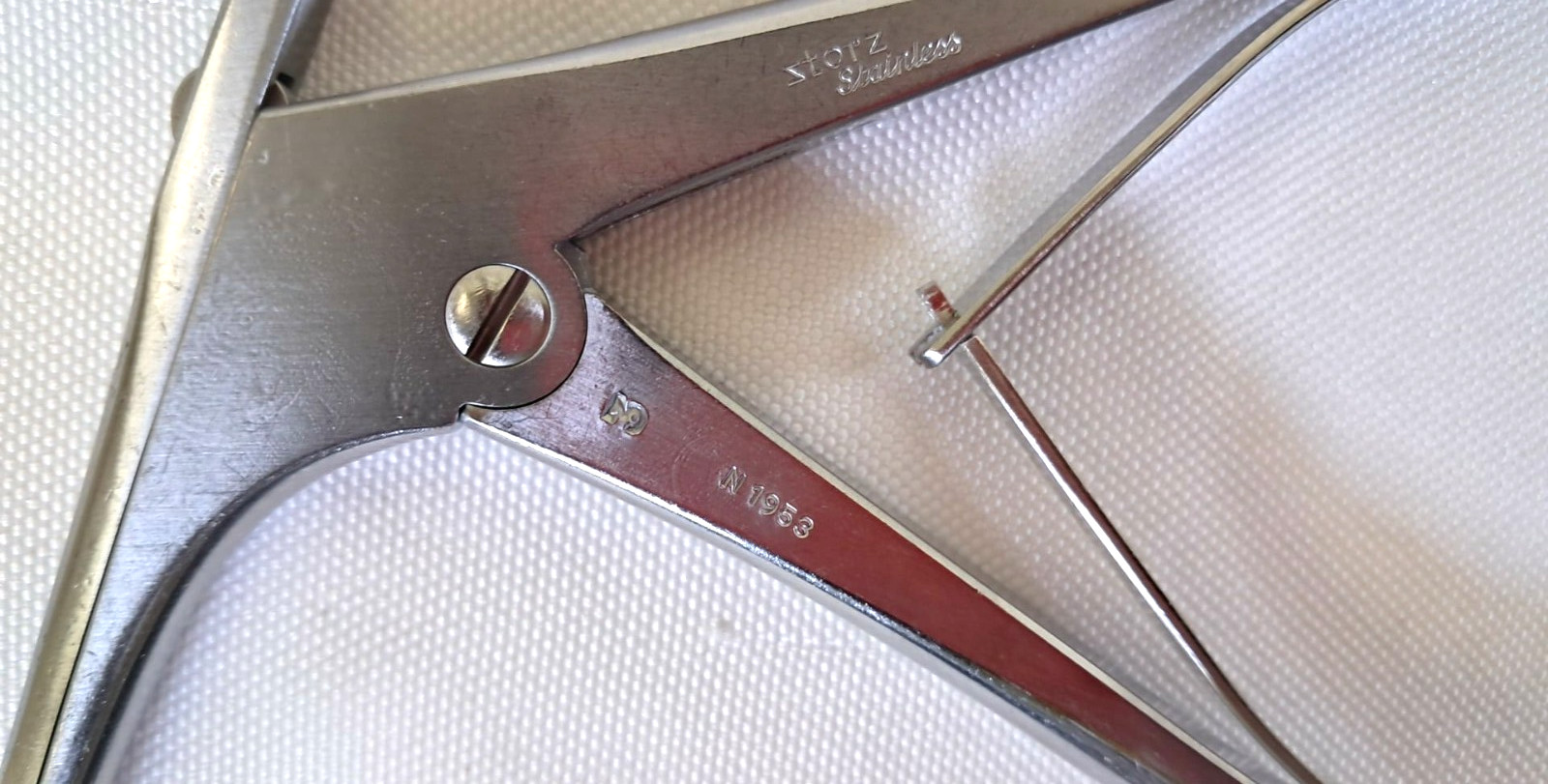 Storz N1953 3mm Kerrison Rongeur 90° Up Bite Punch