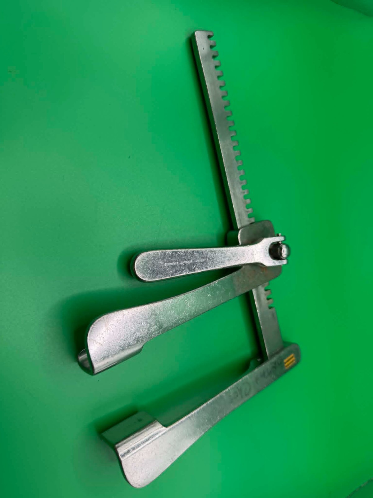 Sternal Retractor