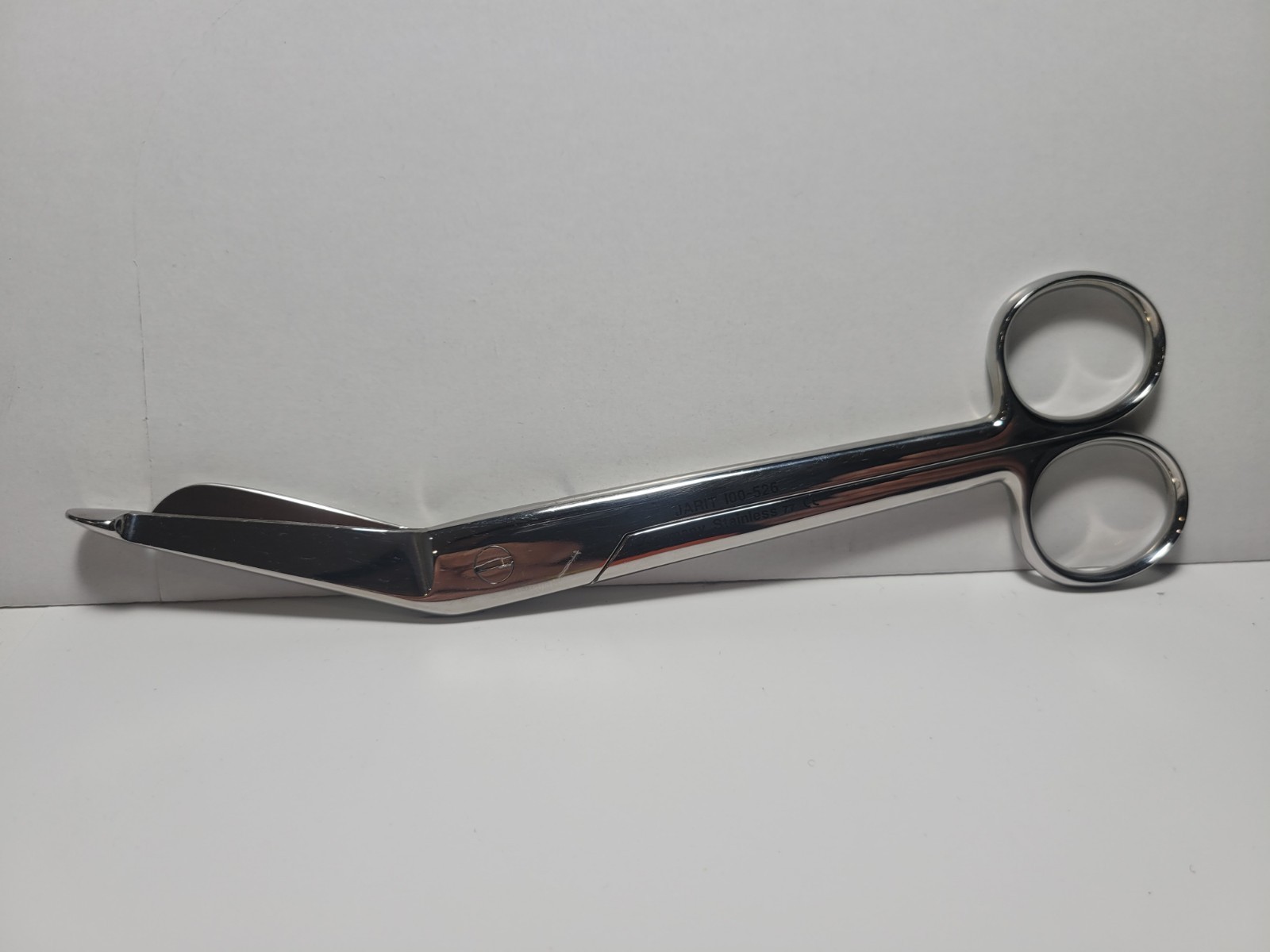 JARIT 100-526 Lister Bandage Round Ring Handles Scissors 7.25″ (Used) Germany.