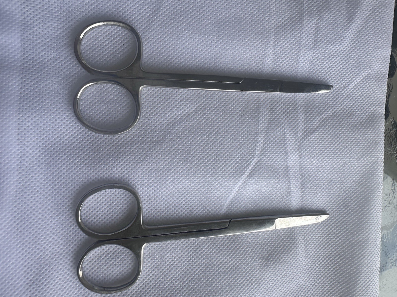 Set of 2 IRIS Scissors, 3.1/2″, Curved Blades
