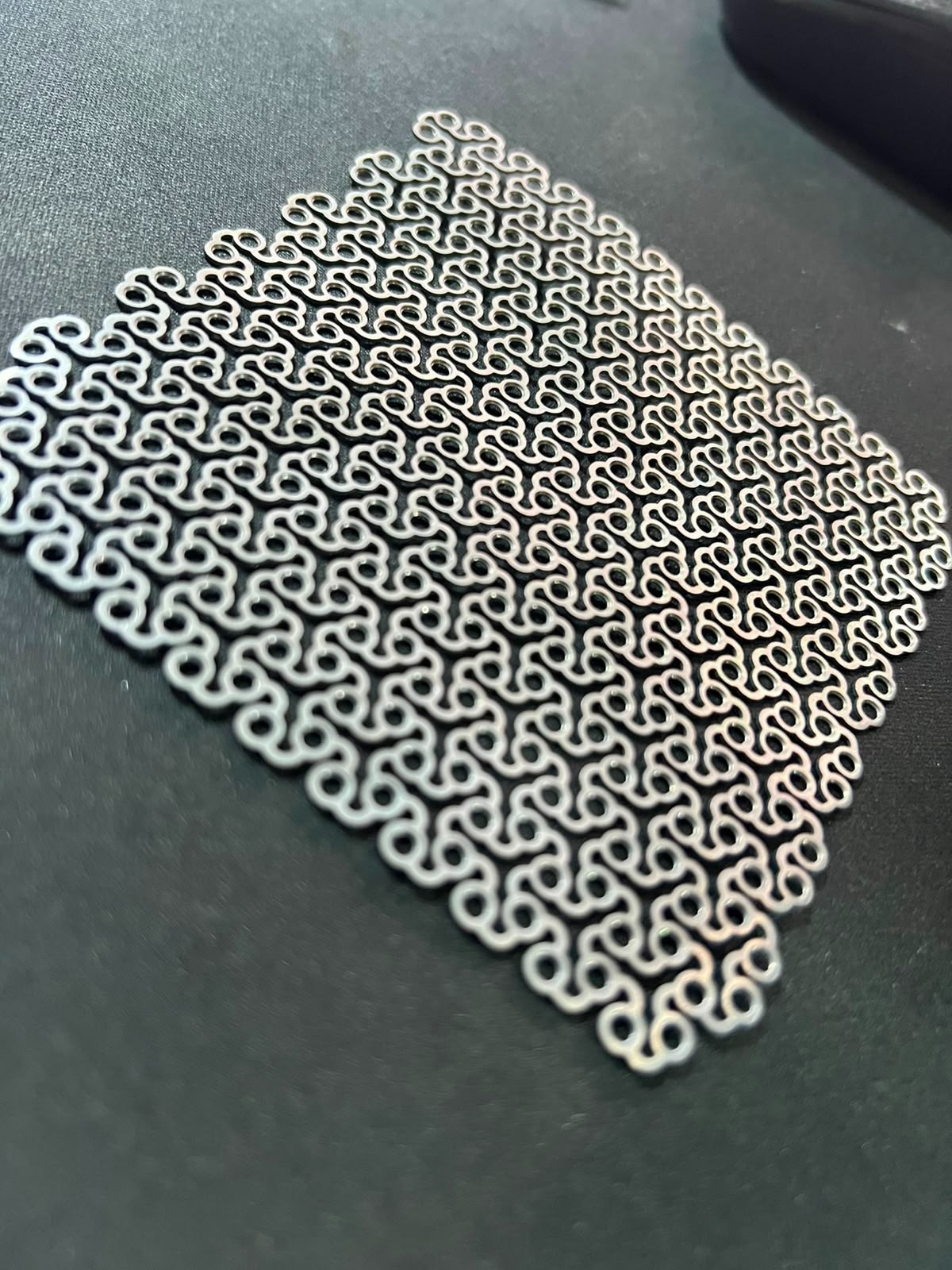 Maxillofacial titanium Mesh plate 100x100mm orthopaedic instrument
