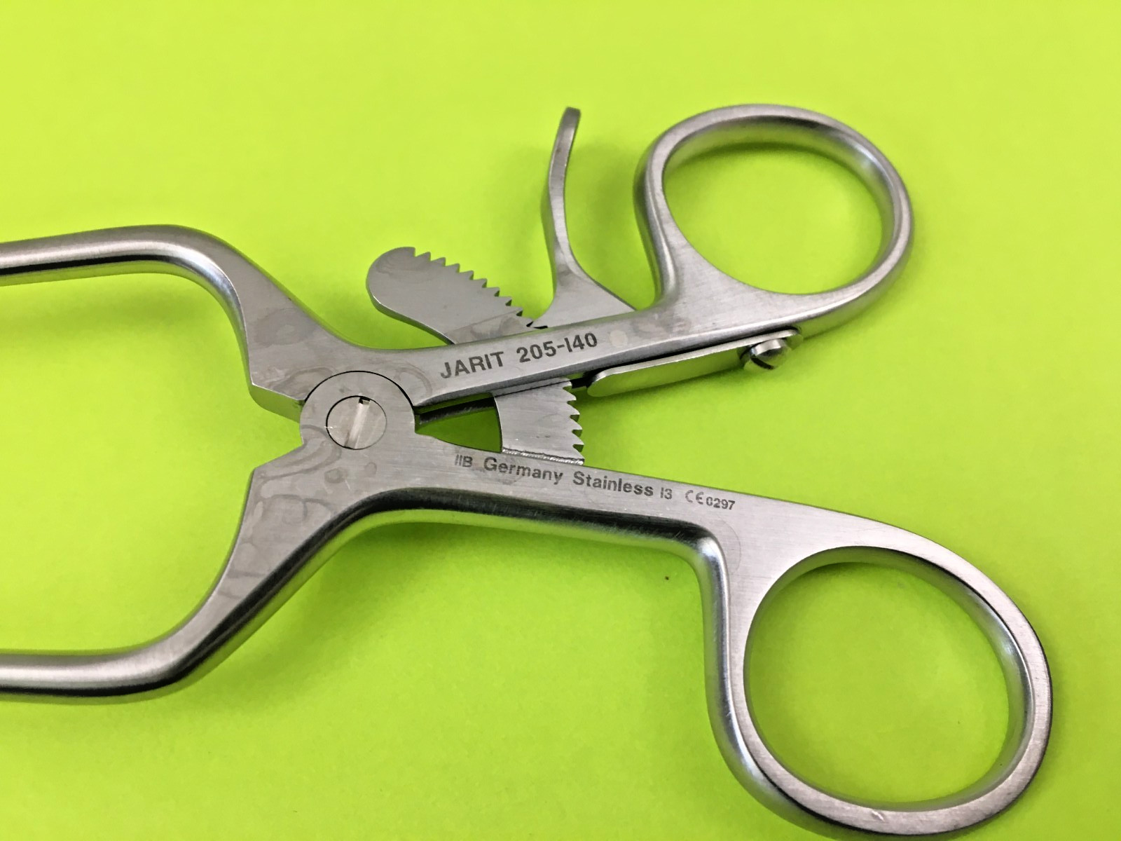 Jarit 205-140 Weitlander Retractor 4.5″ Sharp