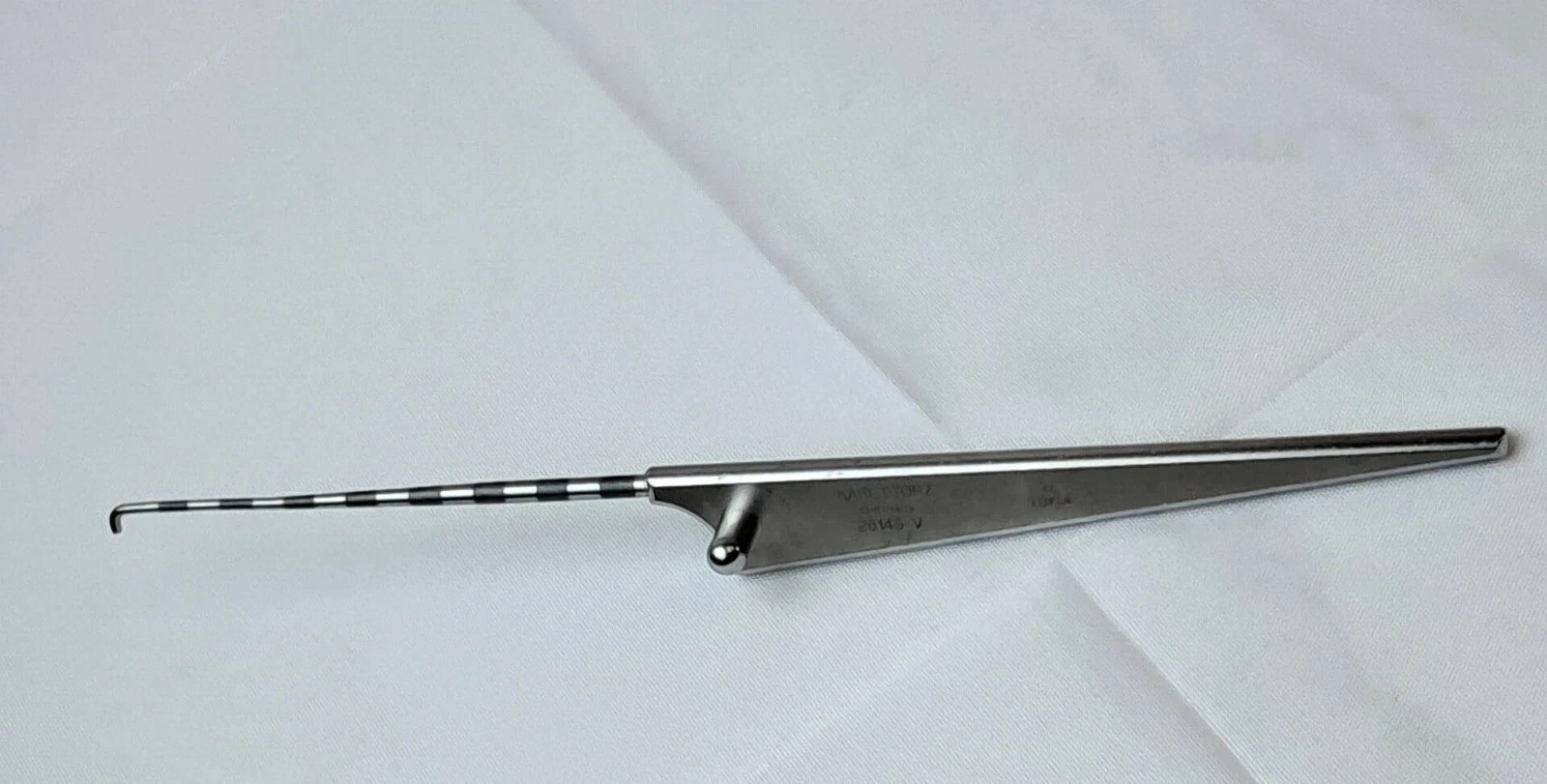 Karl Storz, 28145 V, 4mm Arthroscopic Probe with Hook orthopedic ( IN STOCK )