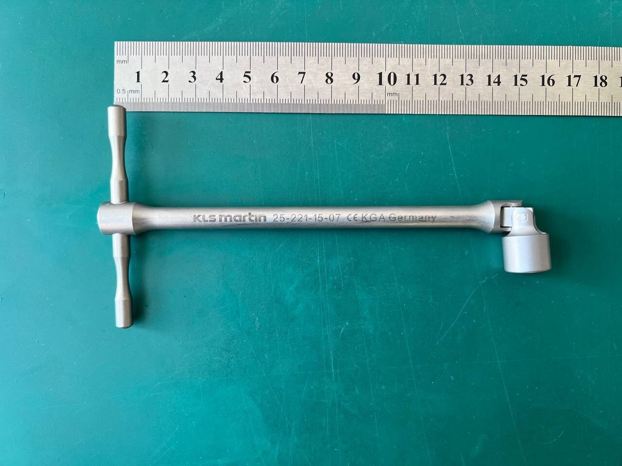 KLS Martin Cardan wrench 11 mm 18,5 cm 7 1 ⁄ 2“ 25-221-15-07 Orthopedic