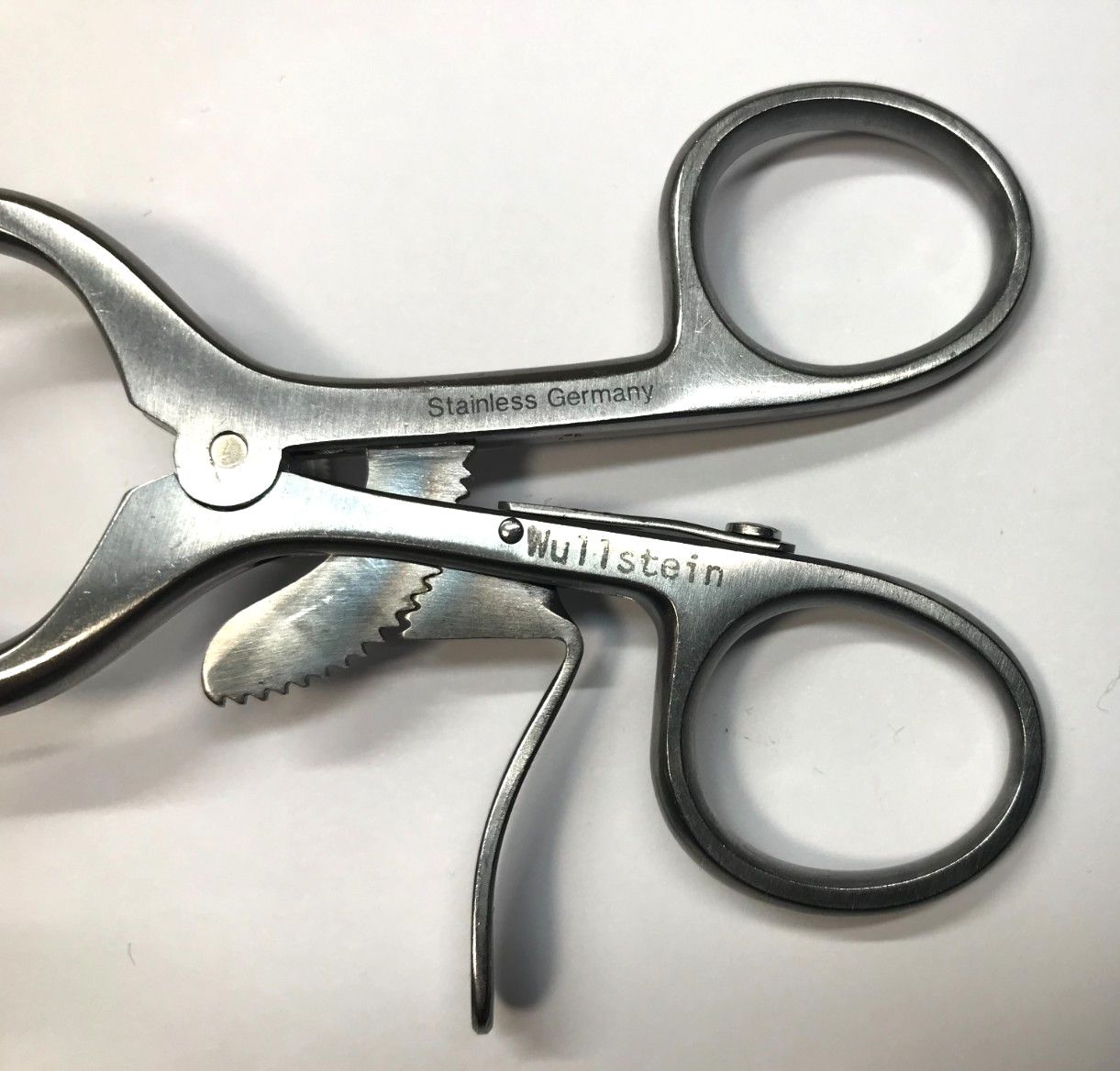 Storz X-0300 Wullstein-Weitlaner Retractor 5.25″ Length XO300