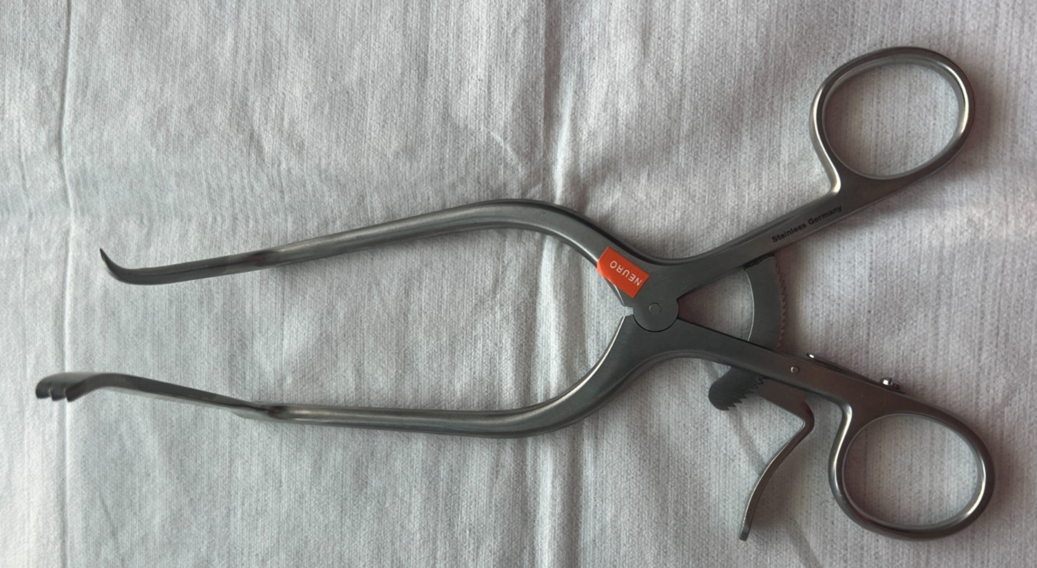 Boss Surgical 73-1135 Williams 70 x 10mm Left Hook x Right Blade Retractor 7″