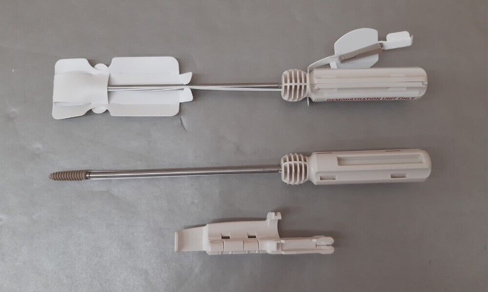(Lot of 2) ArthroCare 21-8040NS N8TIVE ACL 33mm PEEK Femoral Implant READ