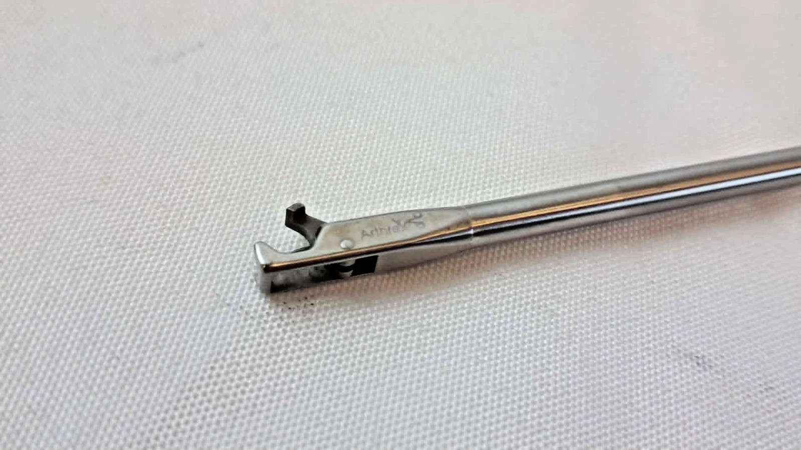 Arthrex AR-11794L Suture Cutter 4.2mm Open End Left Notch Surgical Instrument