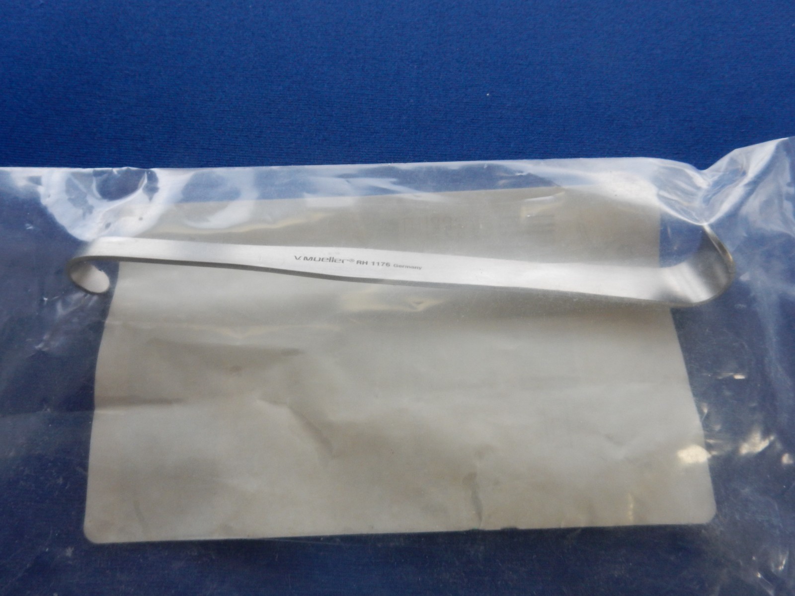 V. Mueller RH1176 Luer “S” Retractor Double Ended 6mm & 15mm Wide Ends