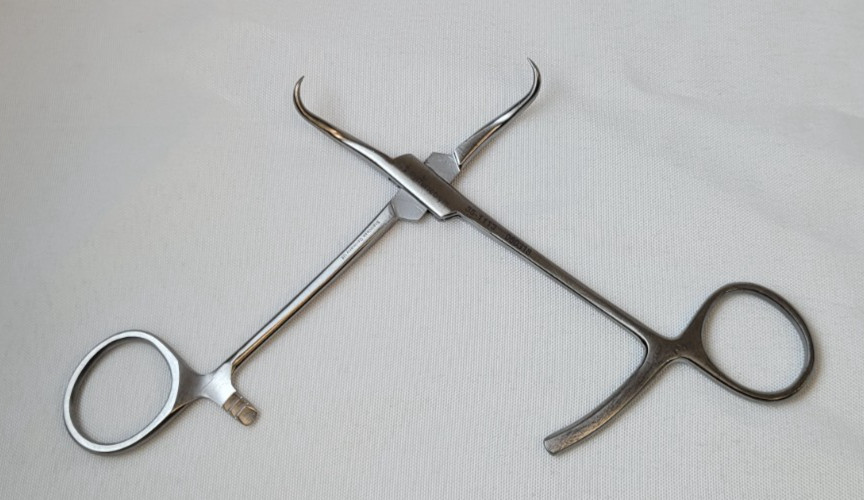 Symmetry 35-1113 Bone Reposition Forceps, Curved Jaws, 5-1/4″, Orthopedic