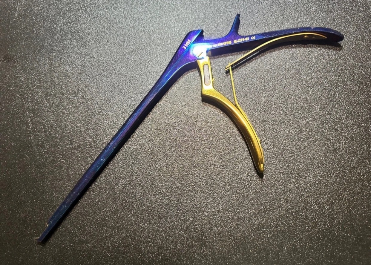 V. Mueller NL4273-83 Chroma-Line Blue Kerrison Rongeur, 40°, 3mm, 8″