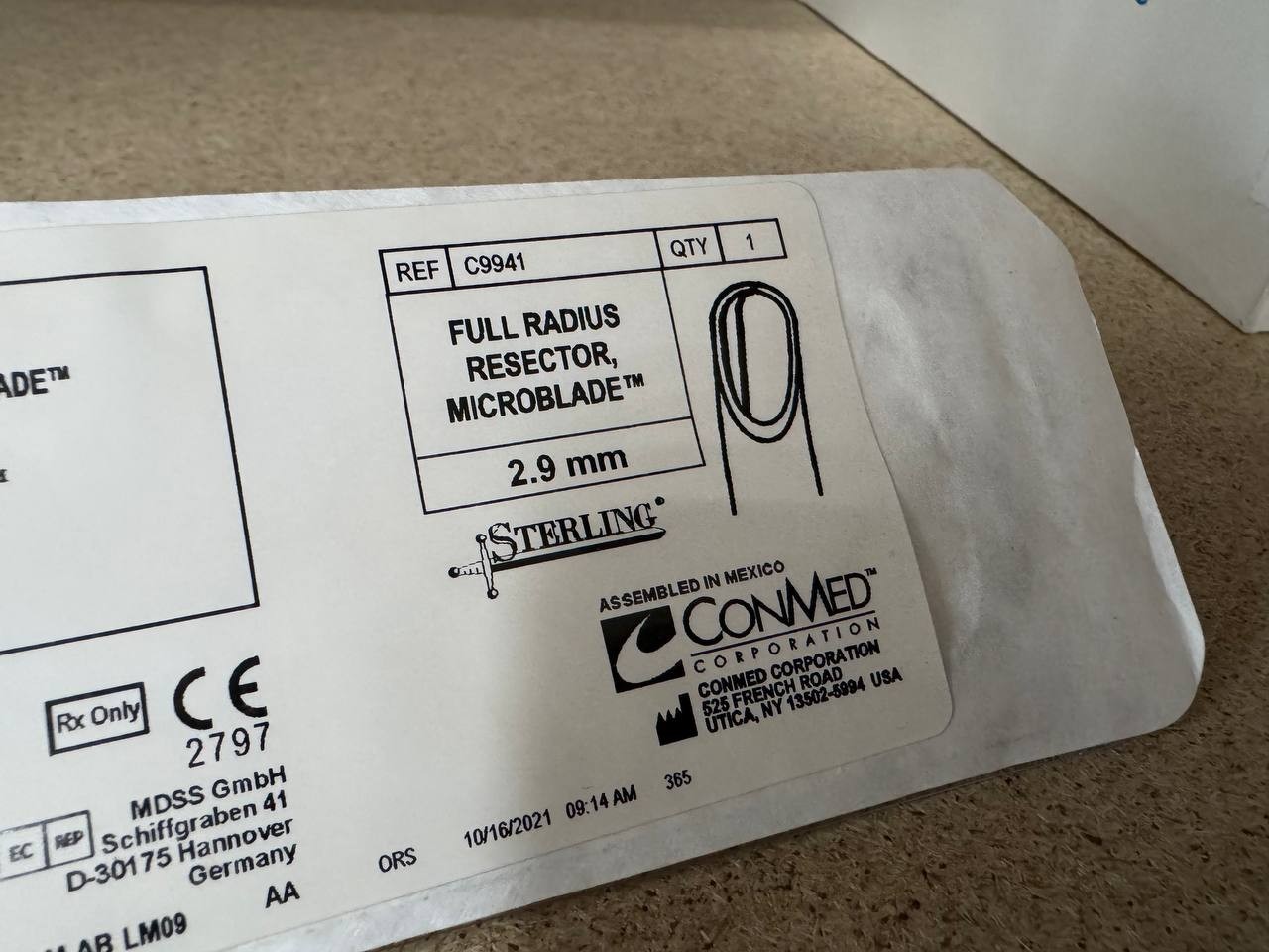 Box of 6 ConMed Linvatec C9941 Full Radius Resector, Microblade 2.9 mm 2026-10