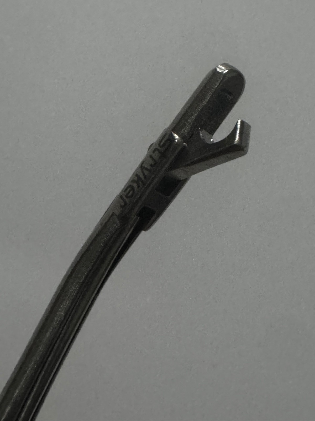 Stryker 2.1mm Blunt Nose Upward Forcep Model 242-100-006