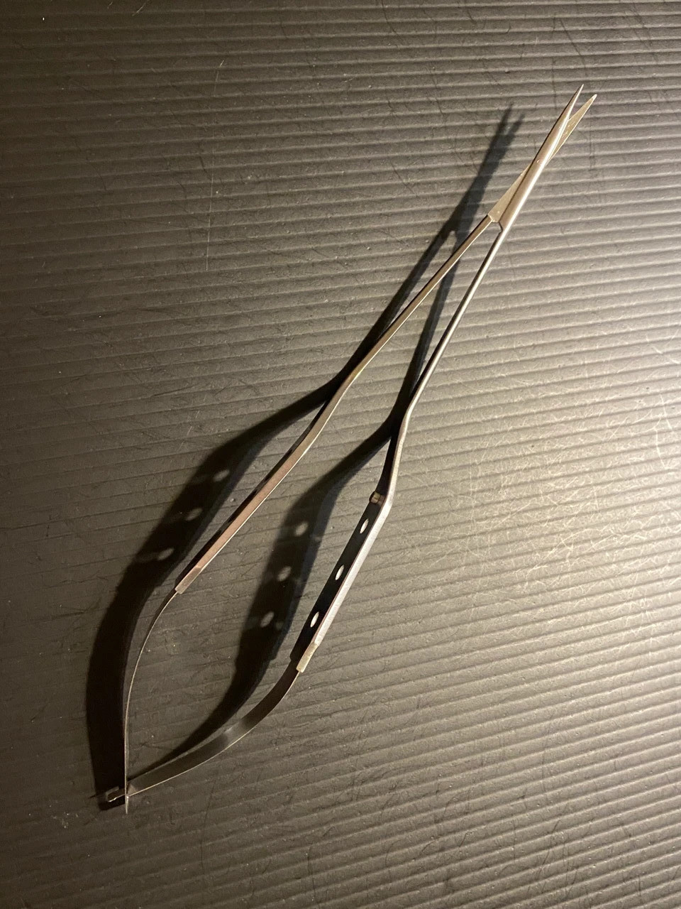 Aesculap FD044R Yasargil Micro Dissecting Scissors – 22.6 cm (8 7/8″) | Straight