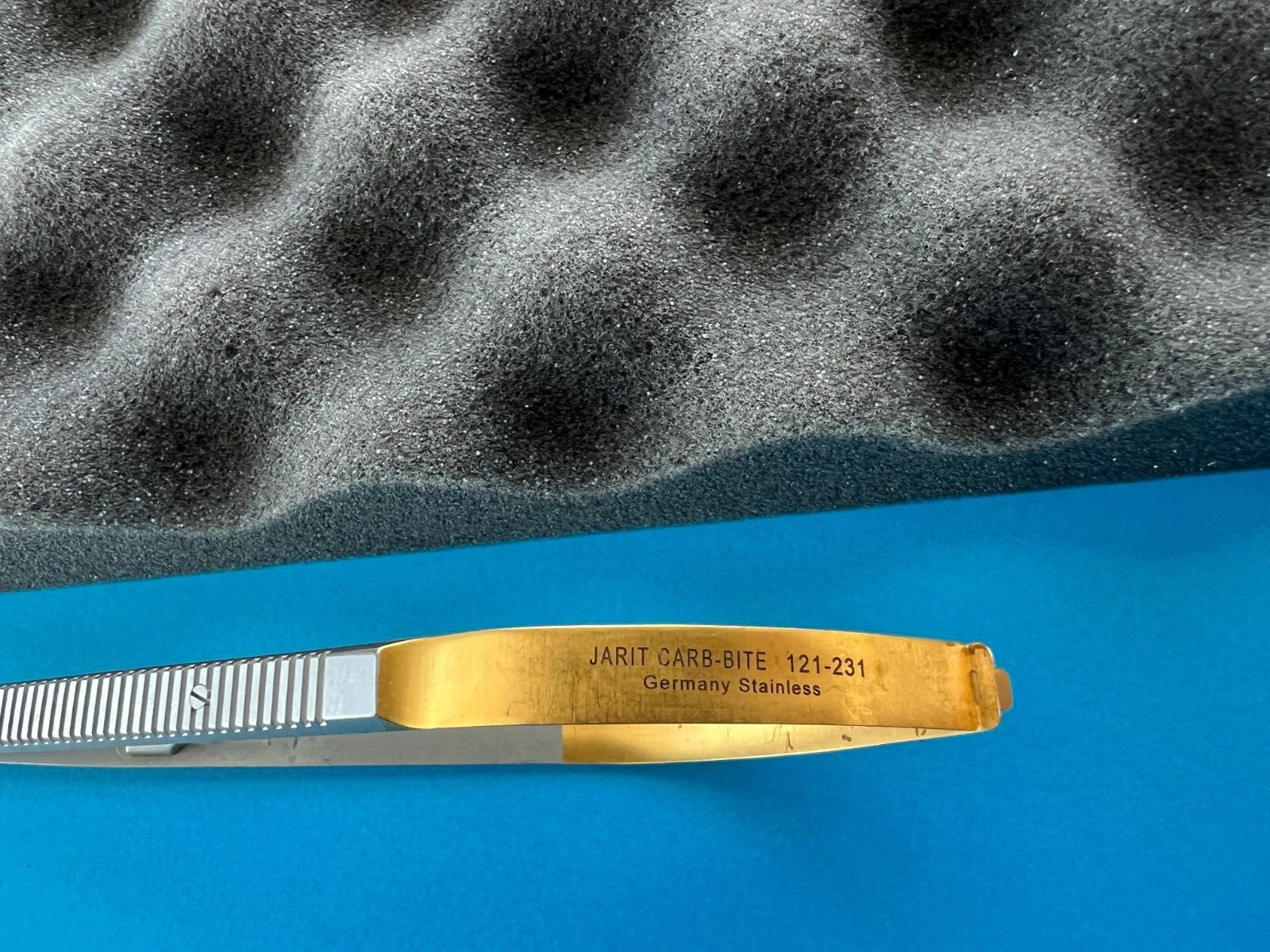 JARIT 121-231 Carb-Bite Castroviejo Needle Holder w/Lock 8-1/2″ (EN-193)