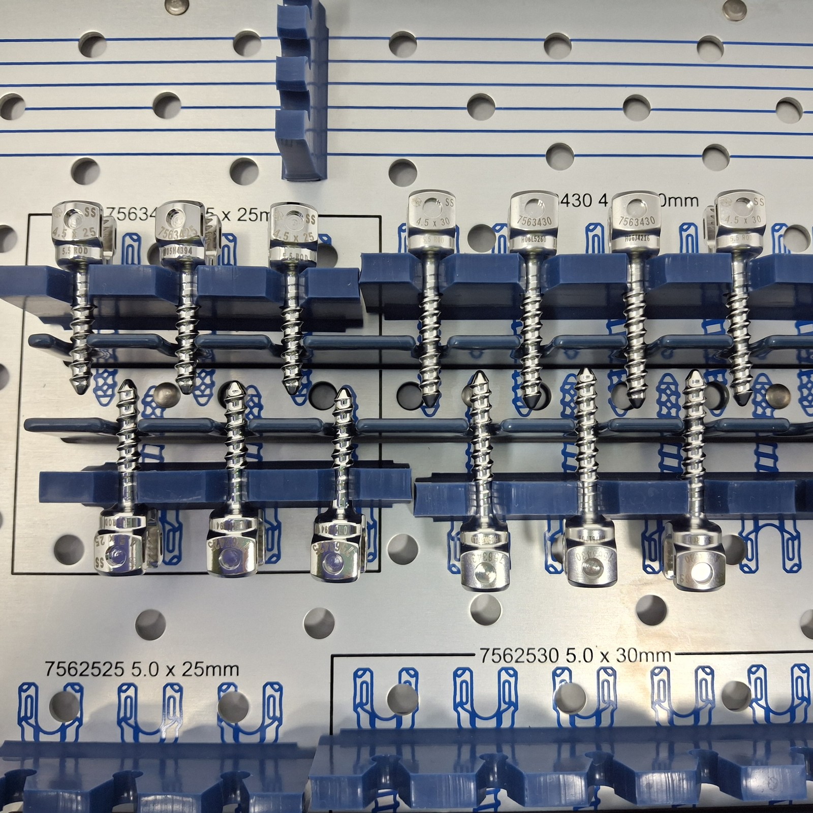 Medtronic CD Horizon Legacy Fixed Angle Screws Implant Tray